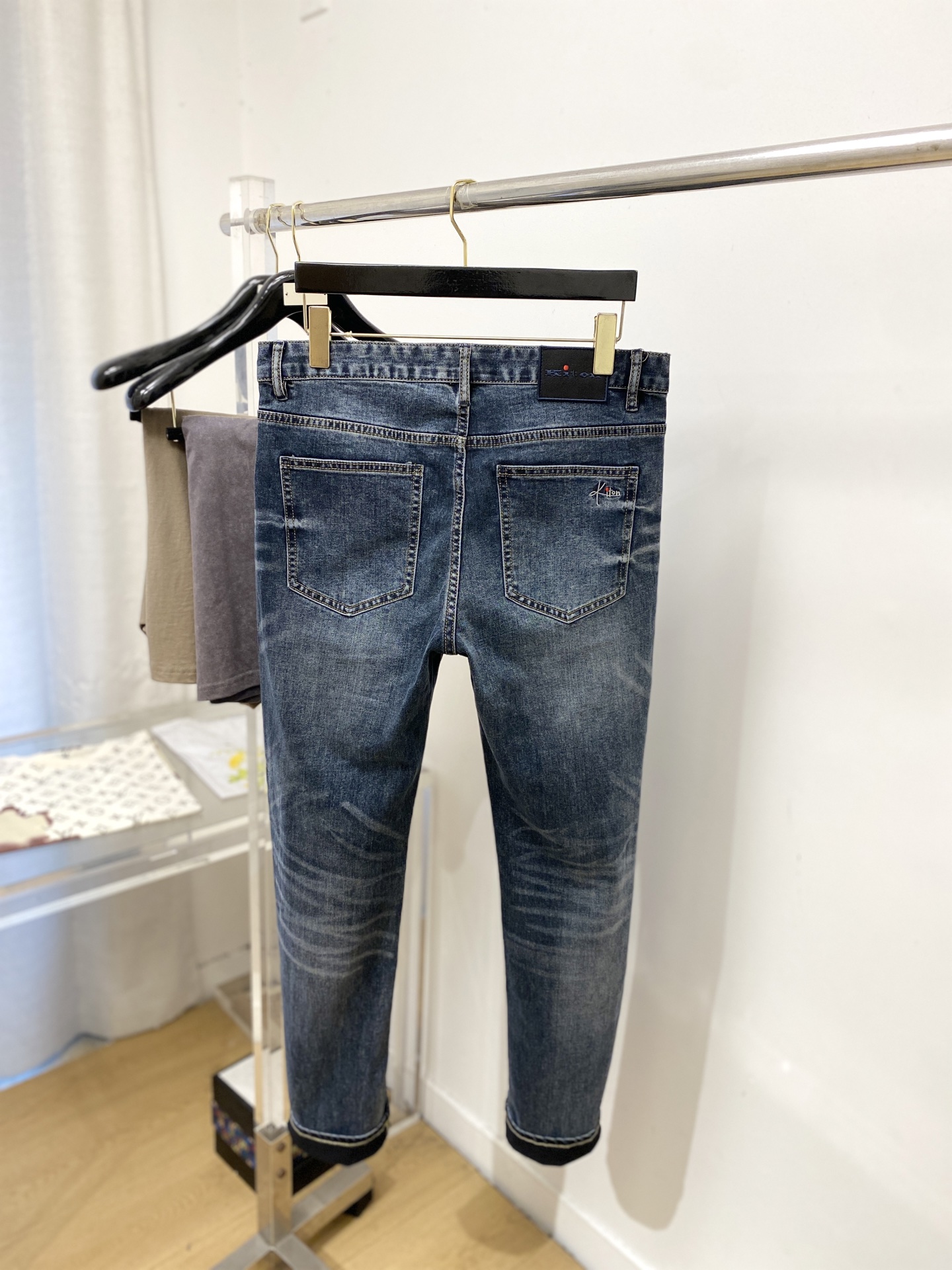 Kiton、2026最新品，专柜同步有售，原单狠货，水洗休闲牛仔裤，进口原版水洗弹力面料，舒适有弹性，原