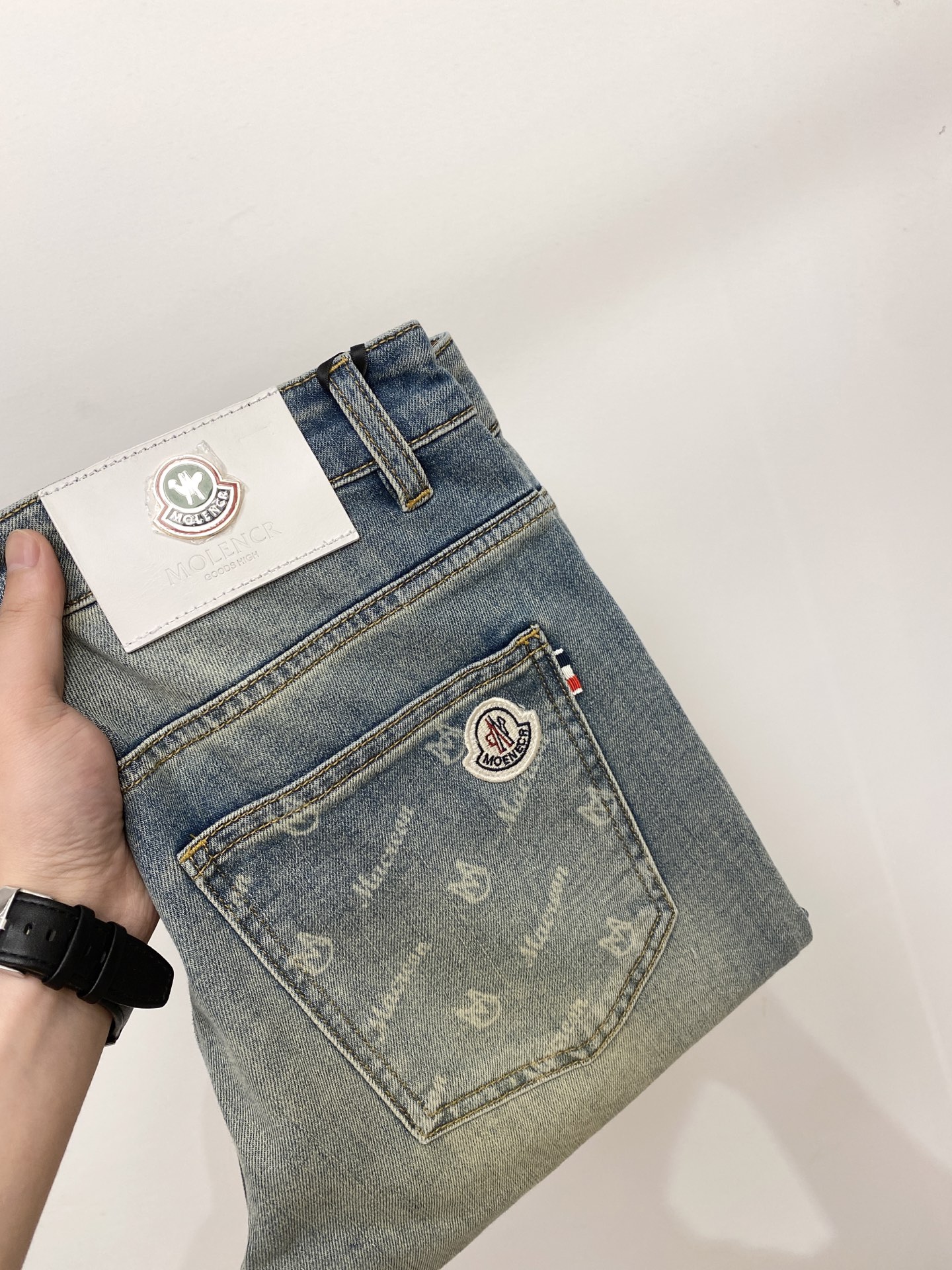NO:837674,Moncler, 2026 latest products, available at counters simultaneously, original goods, washed casual jeans, imported original washed stretch fabric, comfortable and elastic, original hardware accessories decorated with logo, super correct version, extremely high grade, counter quality, fashionable and stylish upper body, code number 29-38,, Moncler, jeans,19860909蒙口、 2026最新品,专柜同步有售,原单狠货,水洗休闲牛仔裤,进口原版水洗弹力面料,舒适有弹性,原版五金辅料装饰logo,版型超正,档次极高,专柜品质,上身时尚有型,码数29-38,,Moncler,jeans,,Men's clothing