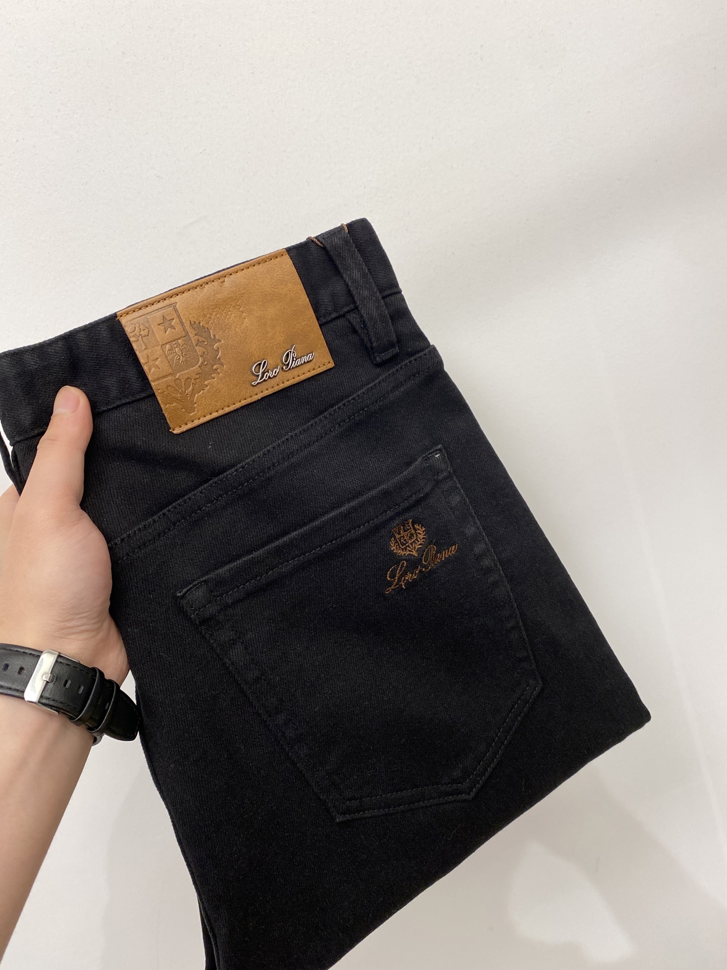 NO:839725,LP, 2026 latest products, available at the counter at the same time, original goods, washed casual jeans, imported original washed stretch fabric, comfortable and elastic, original hardware accessories decorated with logo, super correct version, extremely high grade, counter quality, fashionable and stylish upper body, code number 29-38,, loro piana, jeans,19860909LP、 2026最新品,专柜同步有售,原单狠货,水洗休闲牛仔裤,进口原版水洗弹力面料,舒适有弹性,原版五金辅料装饰logo,版型超正,档次极高,专柜品质,上身时尚有型,码数29-38,,loro piana,jeans,,Men's clothing