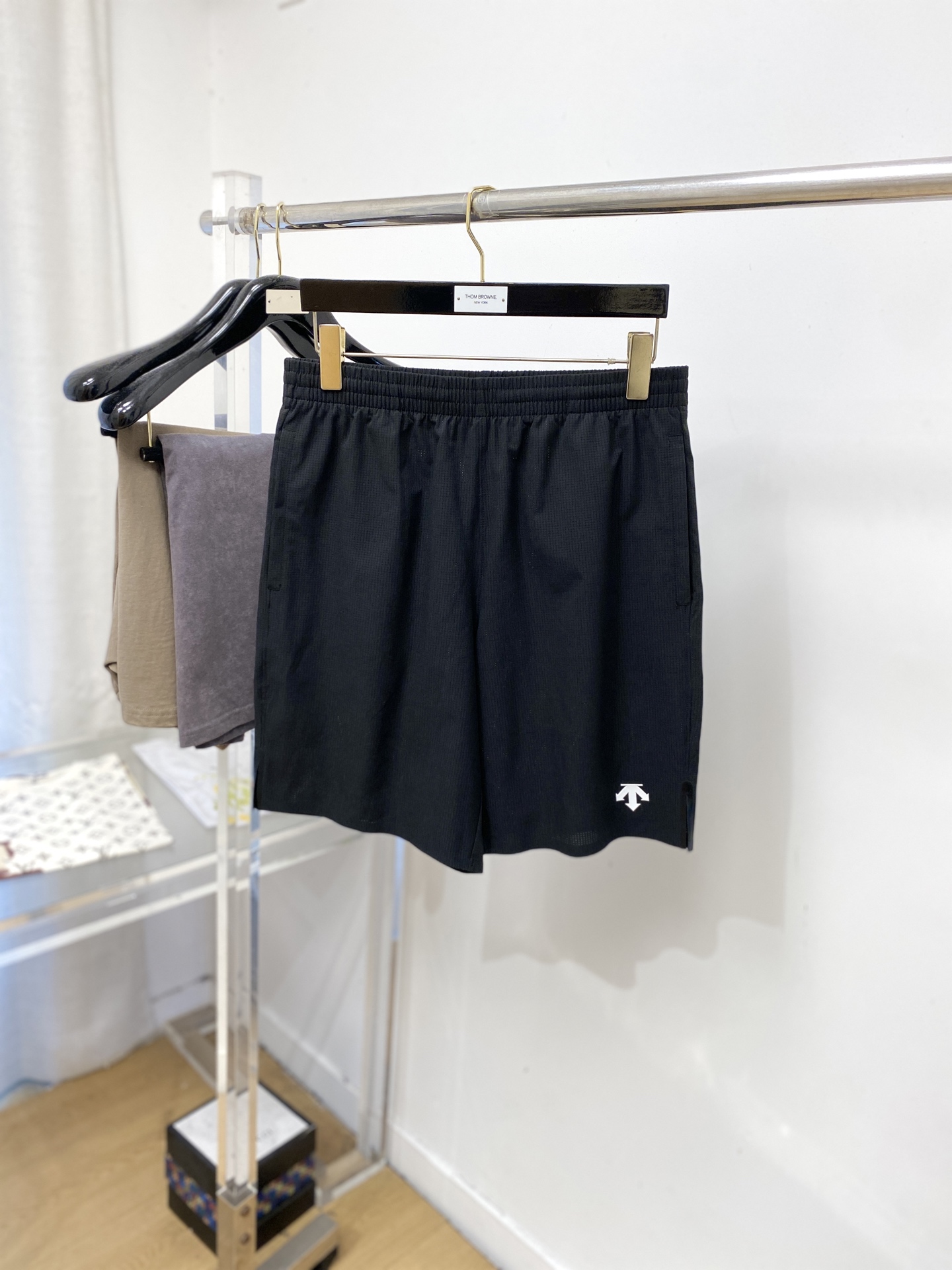 NO:839746,DESCENTE, the most popular casual shorts in 2026. High elasticity, slimming, simple and versatile. The workmanship is fine, and the care can be seen in every stitch. It is the favorite of many celebrities and Internet celebrities. It lengthens the body proportions!  Micro-elastic comfortable fabric details body size M-3XL,,shorts,19860909DESCENTE迪桑特、2026爆款休闲短裤 高弹显瘦必爆简约百搭爆款,做工精细,每一针都看得到用心,超多明星网红最爱 拉长身材比例哦！微弹 舒适面料 细节体码数M-3XL,,shorts,,Men's clothing