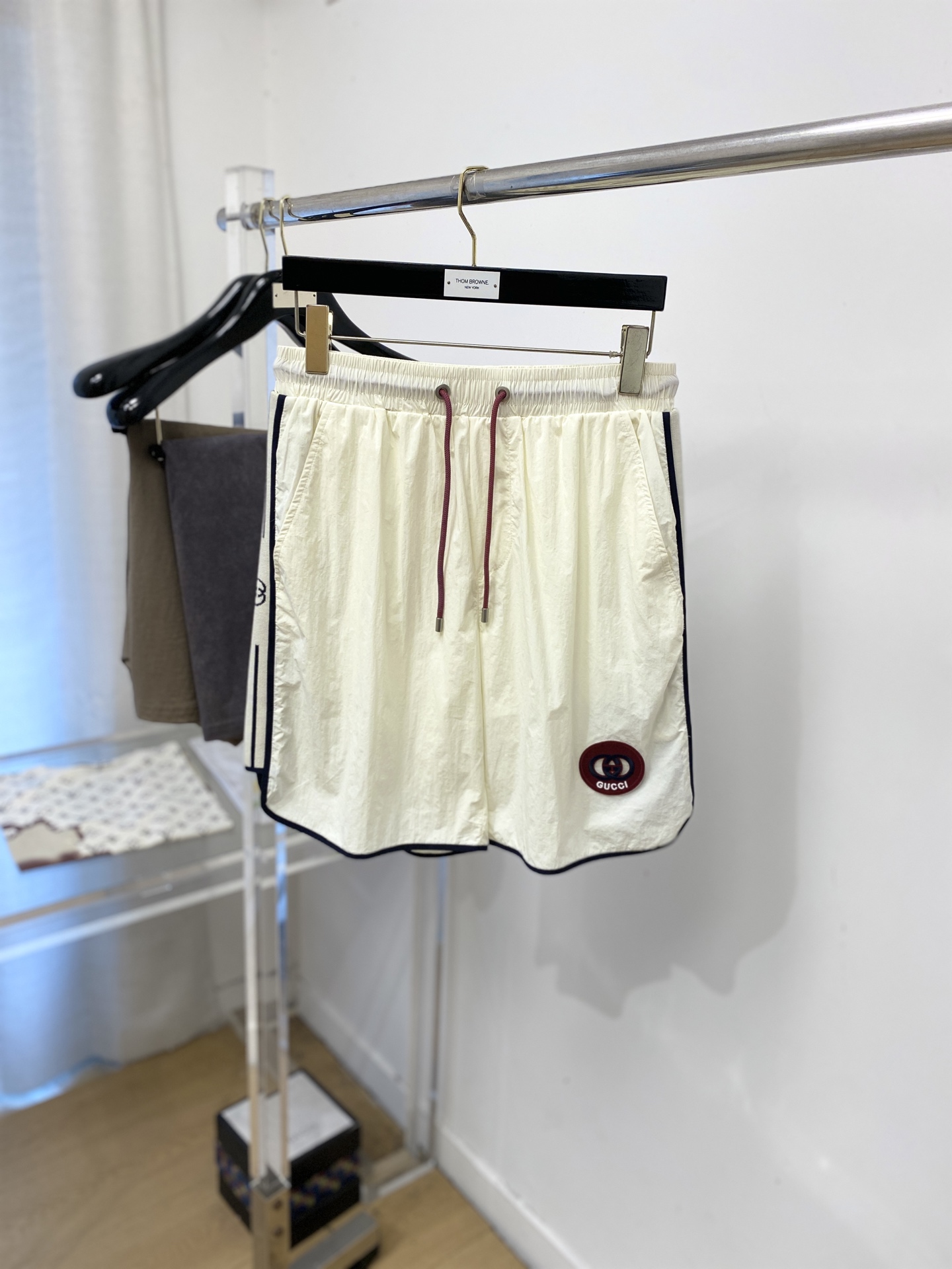 NO:844948,Gucci, 2026 popular casual shorts, high elasticity, slimming, simple and versatile, popular style, fine workmanship, every stitch can be seen attentiveness, favorite of many celebrities and Internet celebrities, elongating body proportions!  Micro-elastic comfortable fabric details body size M-3XL,,shorts,19860909古奇、2026爆款休闲短裤 高弹显瘦必爆简约百搭爆款,做工精细,每一针都看得到用心,超多明星网红最爱 拉长身材比例哦！微弹 舒适面料 细节体码数M-3XL,,shorts,,Men's clothing