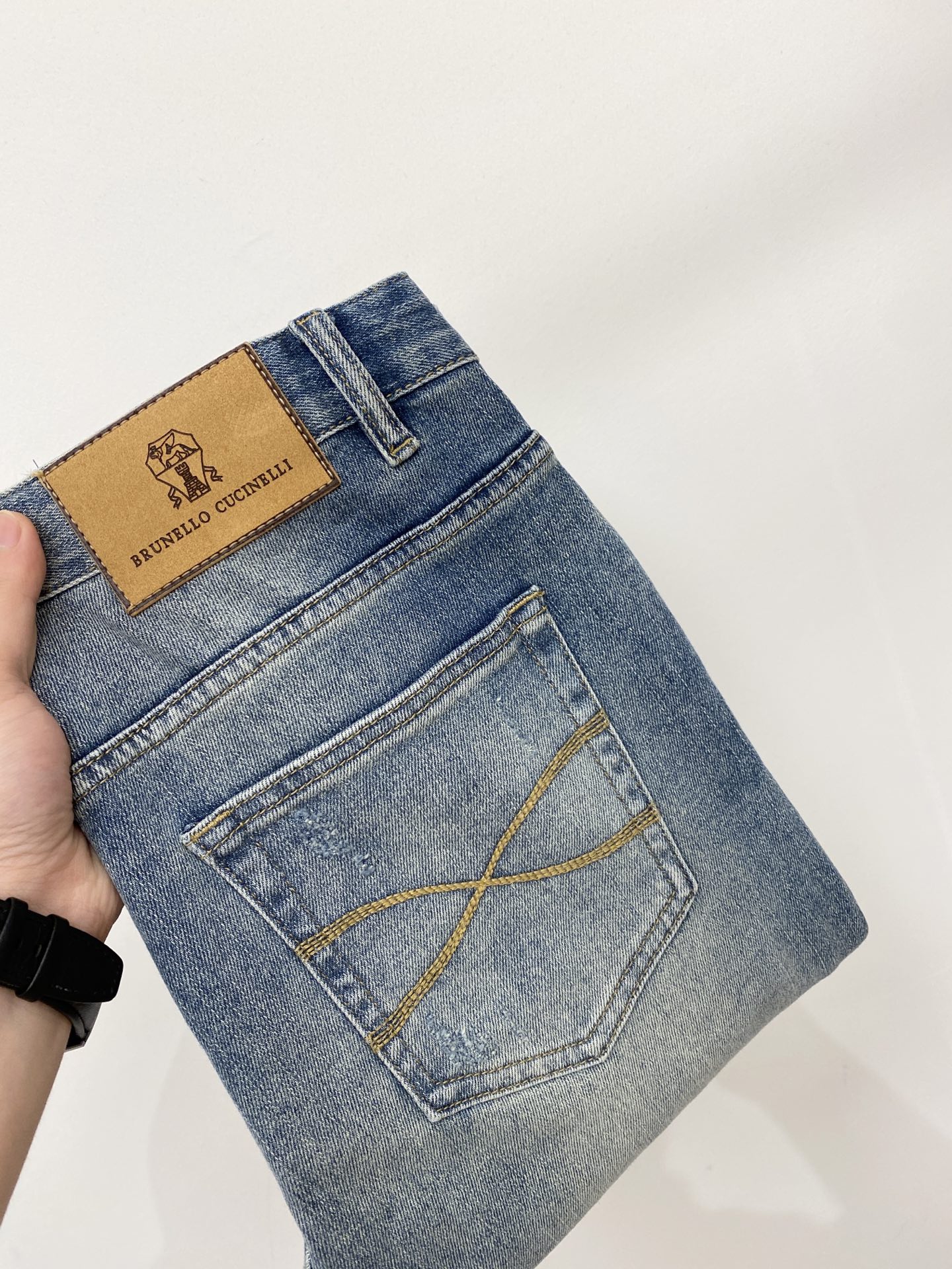 NO:845036,Brunello Cucinelli, 2026 latest products, available at counters simultaneously, original goods, washed casual jeans, imported original washed stretch fabrics, comfortable and elastic, original hardware accessories decorated with logo, super correct version, extremely high grade, counter quality, fashionable and stylish upper body, code number 29-38,, brunello cucinelli, jeans,19860909Brunello Cucinelli、2026最新品,专柜同步有售,原单狠货,水洗休闲牛仔裤,进口原版水洗弹力面料,舒适有弹性,原版五金辅料装饰logo,版型超正,档次极高,专柜品质,上身时尚有型,码数29-38,,brunello cucinelli,jeans,,Men's clothing