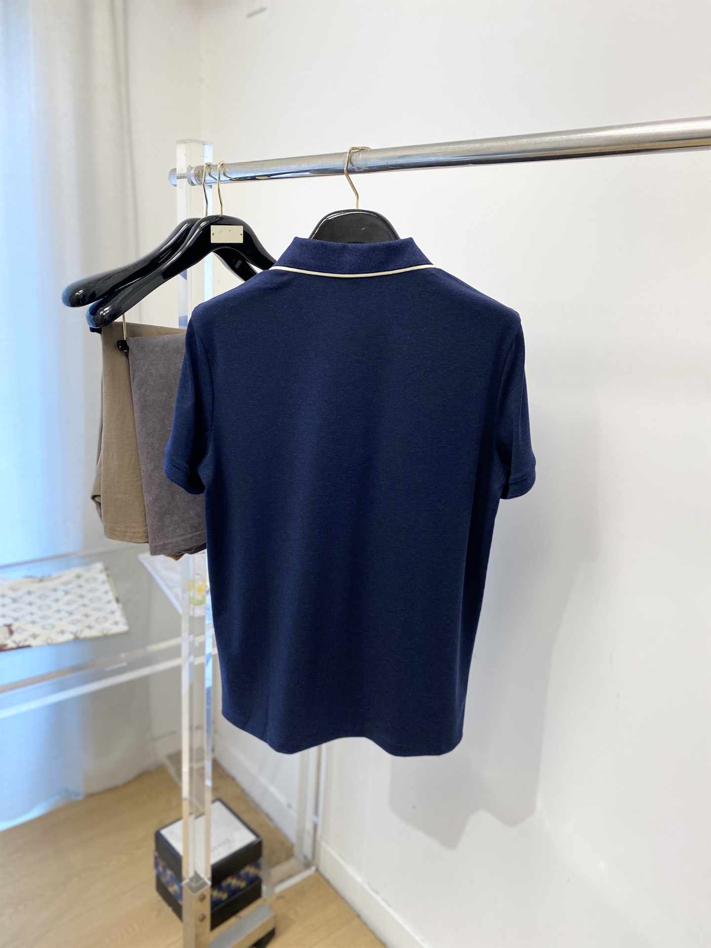 ￼POLO、2026新品短袖T恤，帅气时尚，胸前精致刺绣图案logo，简约百搭款。面料棉 不仅挺括，保持