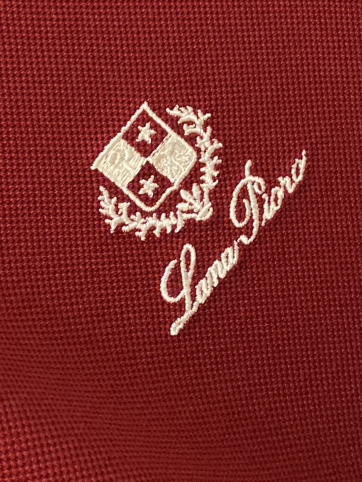 Loro Piana、2026新品短袖T恤，帅气时尚，胸前精致刺绣字母图案logo，简约百搭款。面料棉 