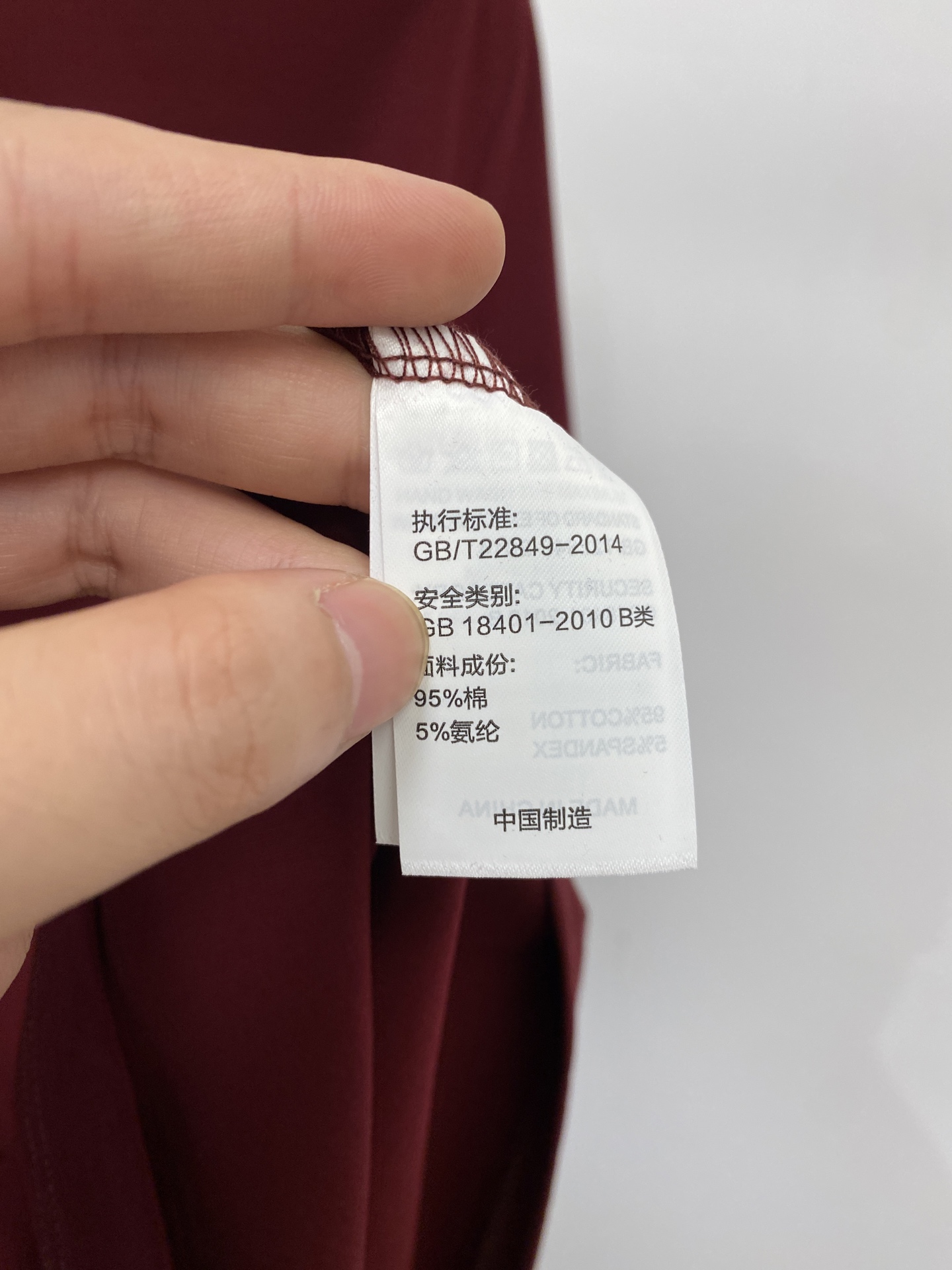 DESCENTE迪桑特、2026新品短袖T恤，帅气时尚，肩部顶级印胶图案logo，简约百搭款。面料棉 不