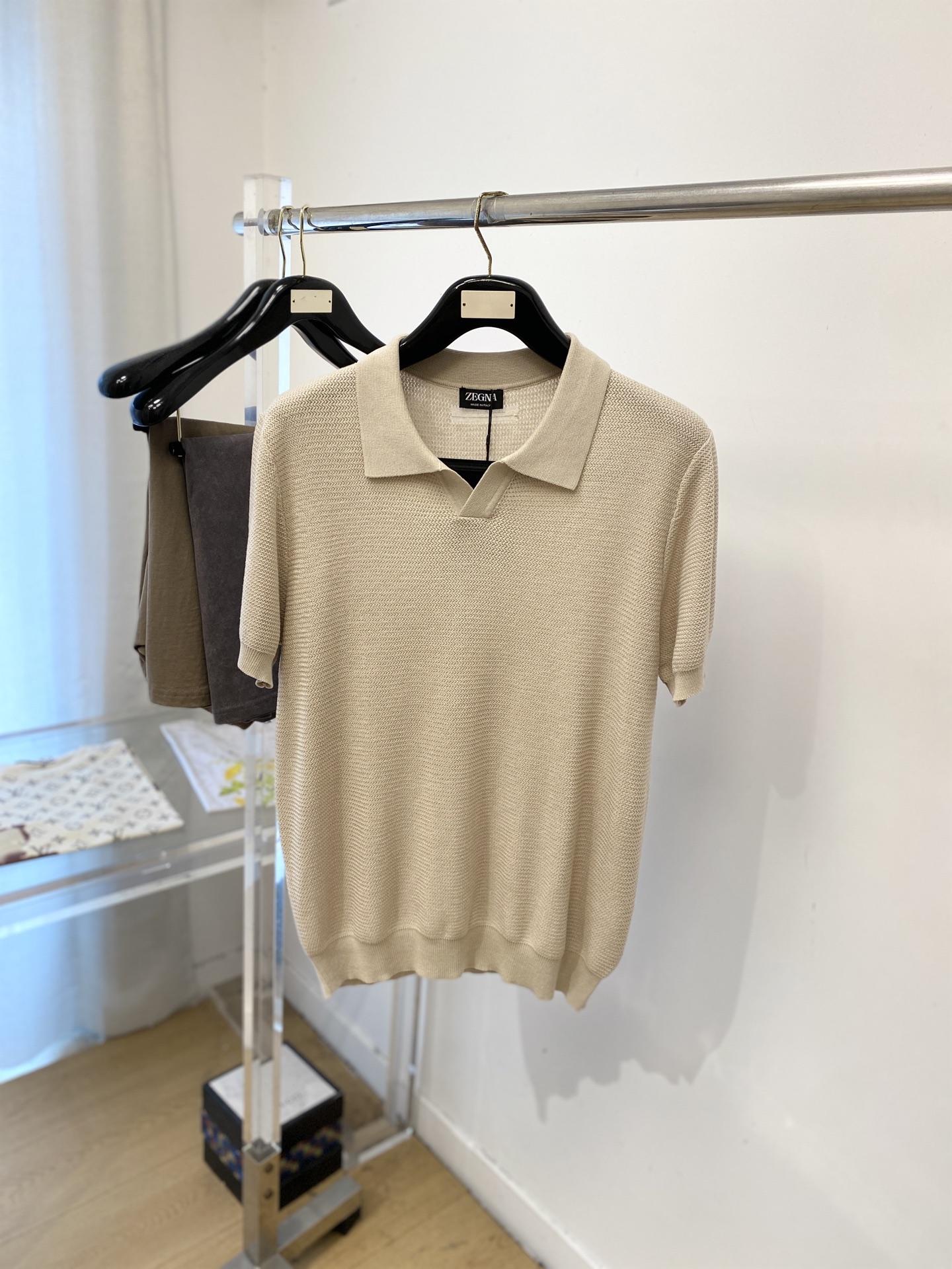 NO:847316,Zegna, 2026 new short-sleeved T-shirt, handsome and fashionable, simple and versatile. The knitted fabric is not only crisp and maintains the trendy silhouette, but also comfortable to wear, and the yarn is more delicate. The size is S-XXL,,zegna,T-shirt,tees,t-shirt,19860909杰尼亚、2026新品短袖T恤,帅气时尚,简约百搭款.面料针织 不仅挺括,保持潮流的廓形,又穿着舒适,纱织更细腻,码数S-XXL,,zegna,T-shirt,tees，t-shirt,,Men's clothing