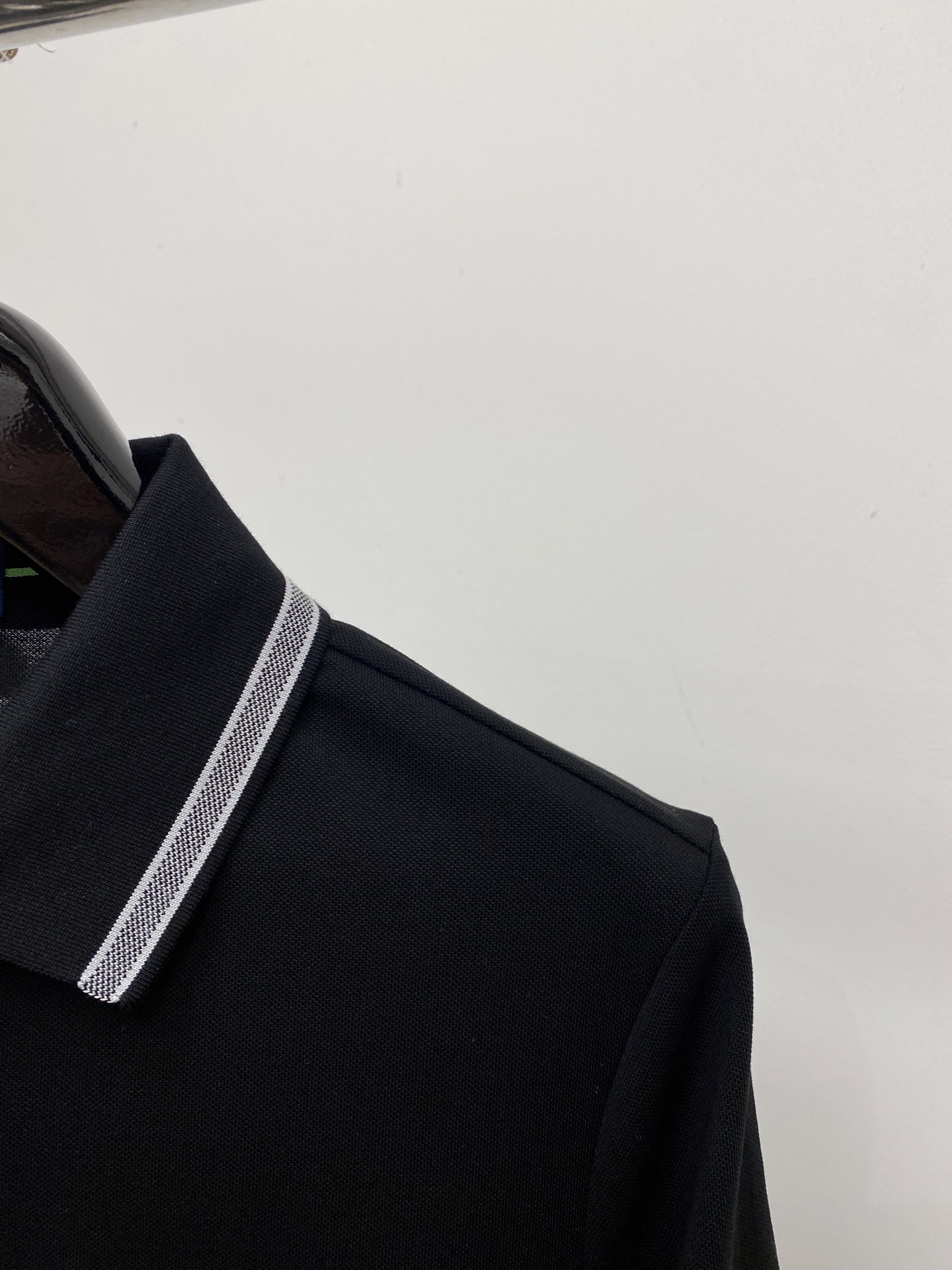 Loro Piana、2026新品短袖T恤，帅气时尚，胸前精致刺绣图案logo，简约百搭款。面料棉 不仅