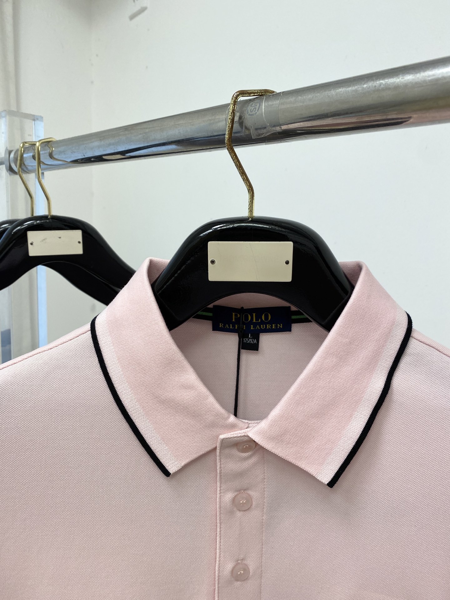 Loro Piana、2026新品短袖T恤，帅气时尚，胸前精致刺绣图案logo，简约百搭款。面料棉 不仅