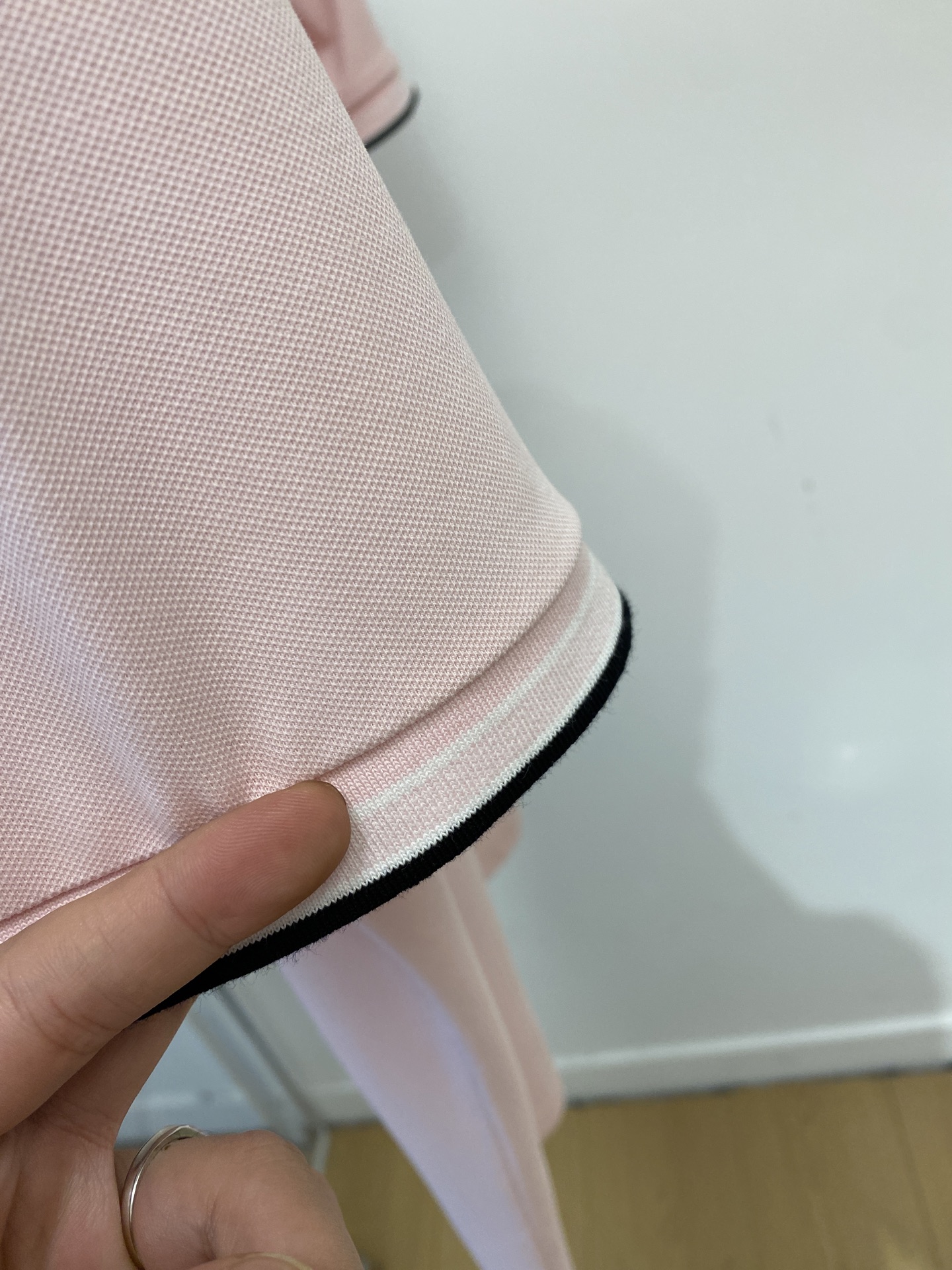 Loro Piana、2026新品短袖T恤，帅气时尚，胸前精致刺绣图案logo，简约百搭款。面料棉 不仅