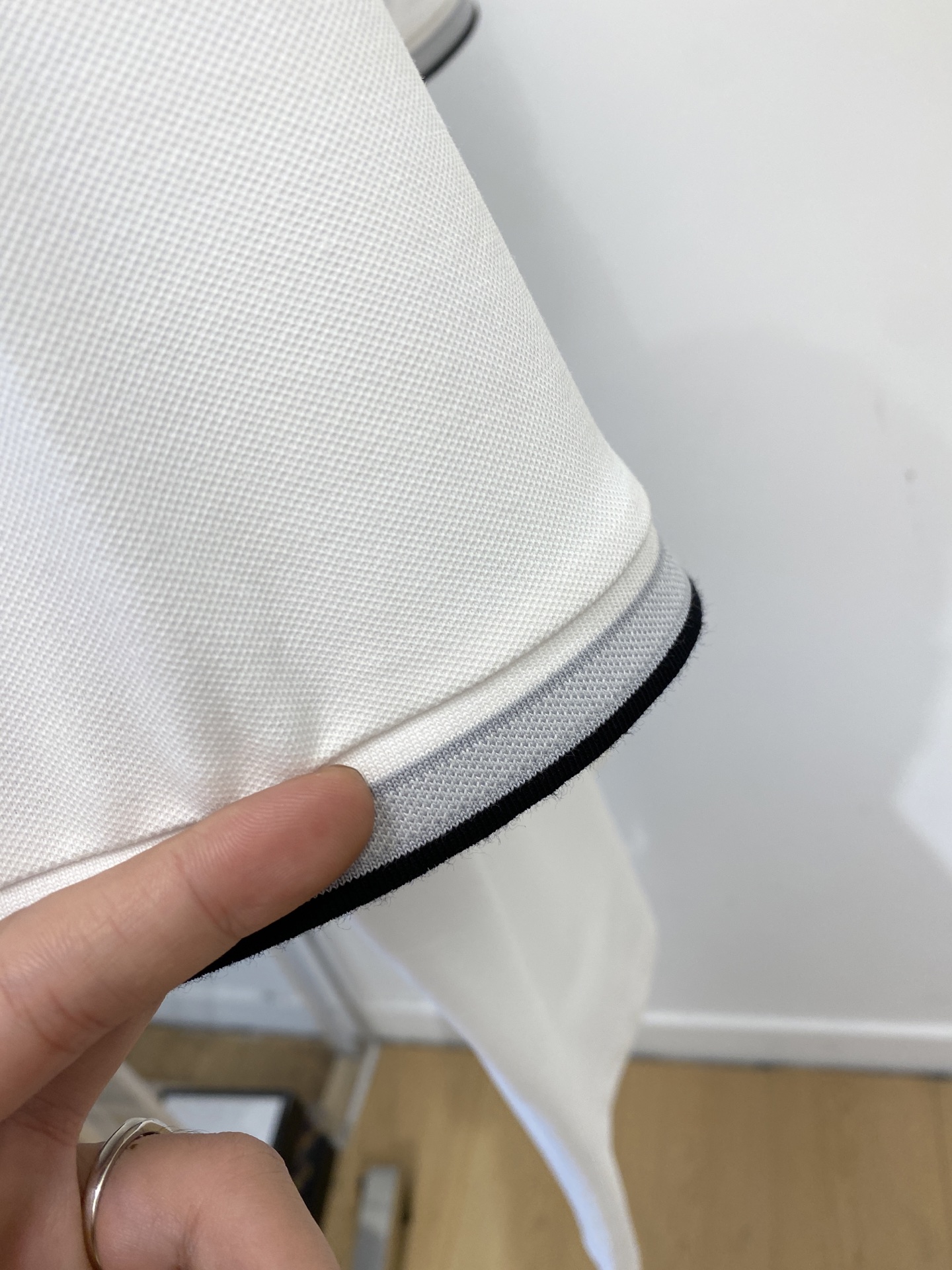 Loro Piana、2026新品短袖T恤，帅气时尚，胸前精致刺绣图案logo，简约百搭款。面料棉 不仅