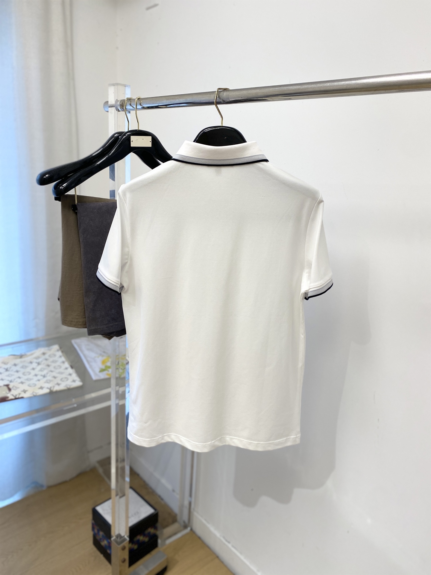 Loro Piana、2026新品短袖T恤，帅气时尚，胸前精致刺绣图案logo，简约百搭款。面料棉 不仅