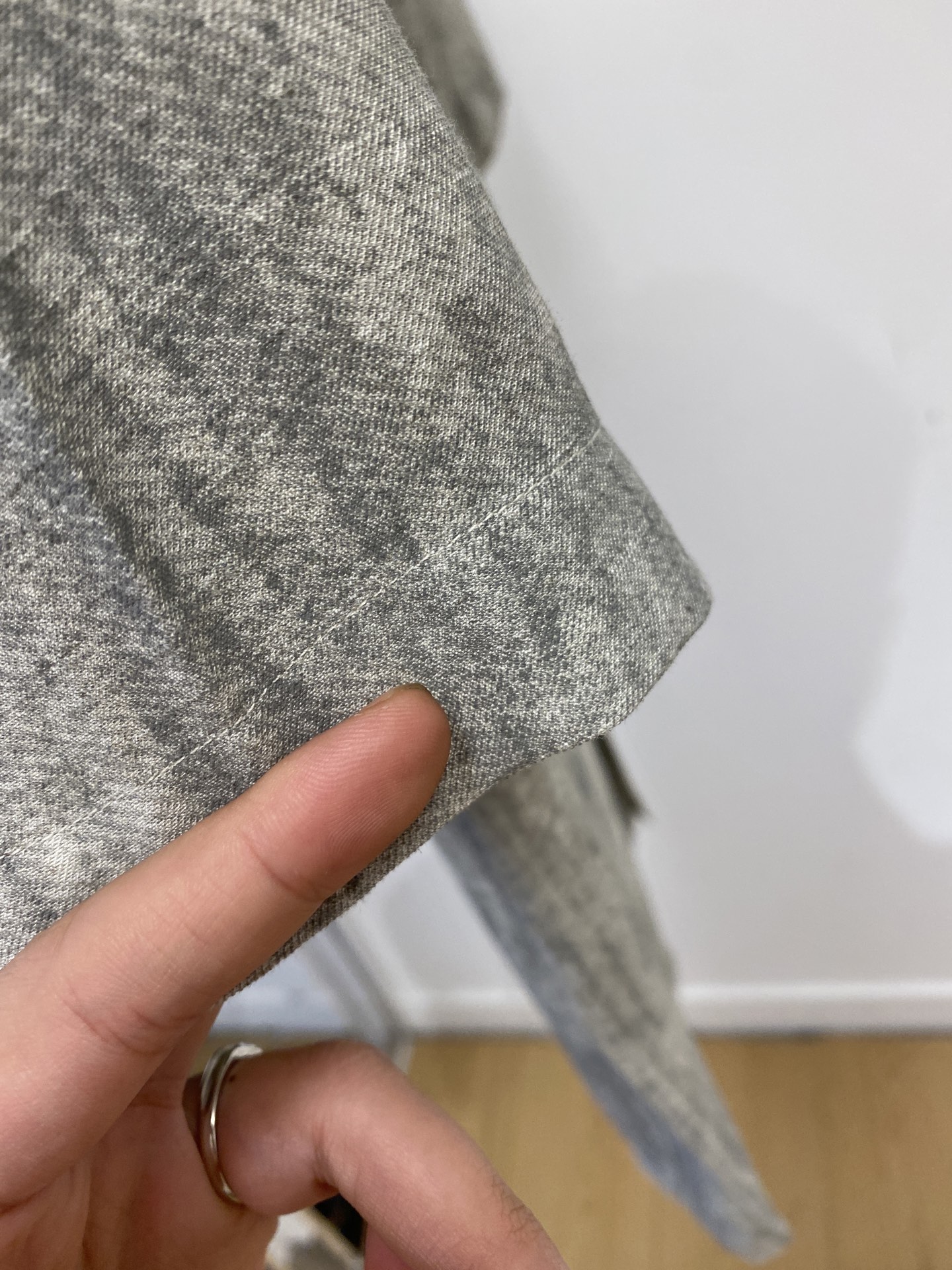 Loro Piana、2026新品短袖衬衫，时尚帅气，简约百搭款，定制原版面料，不仅挺括，保持潮流的廓形，又穿着舒适，纱