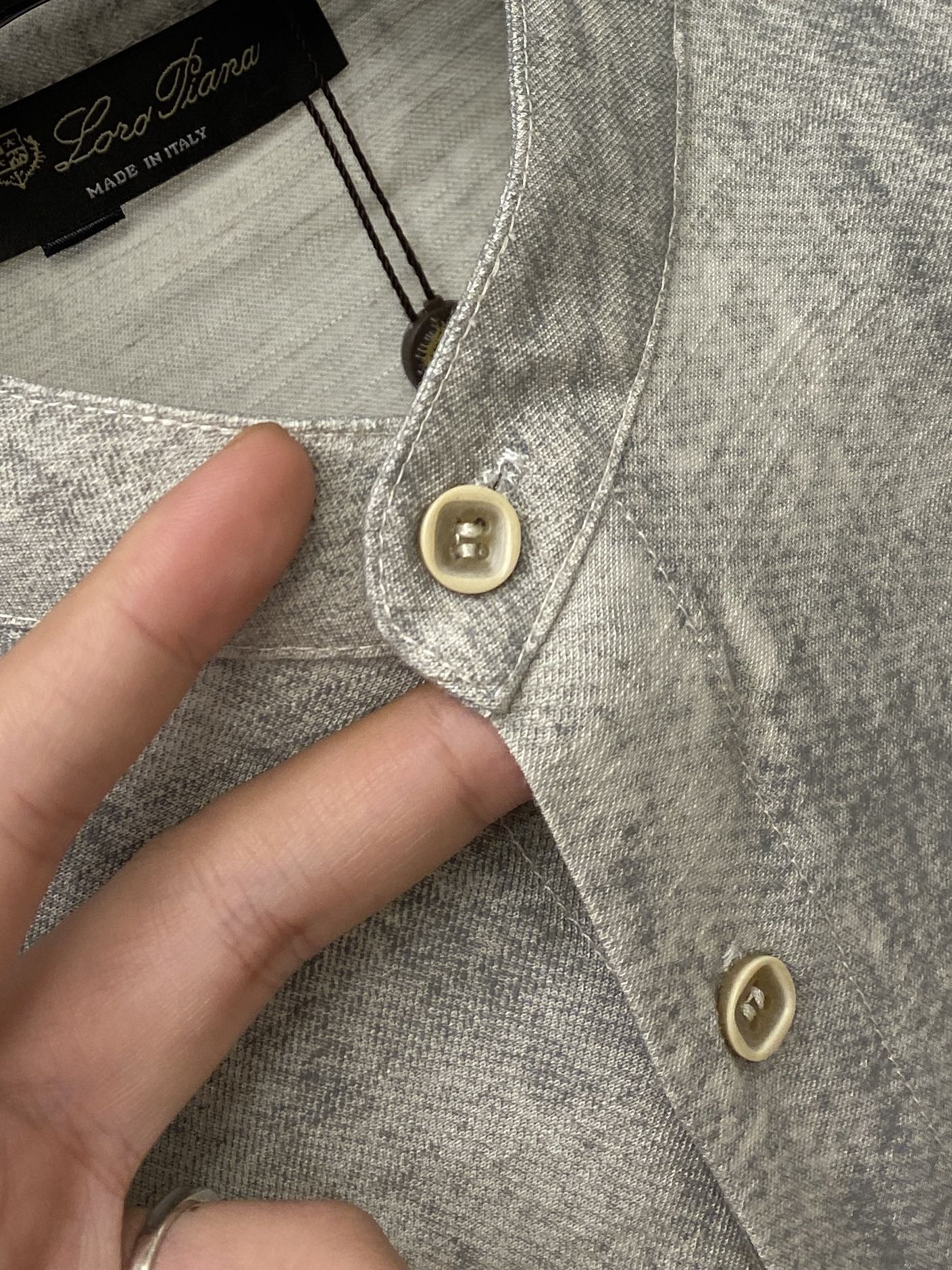 Loro Piana、2026新品短袖衬衫，时尚帅气，简约百搭款，定制原版面料，不仅挺括，保持潮流的廓形，又穿着舒适，纱