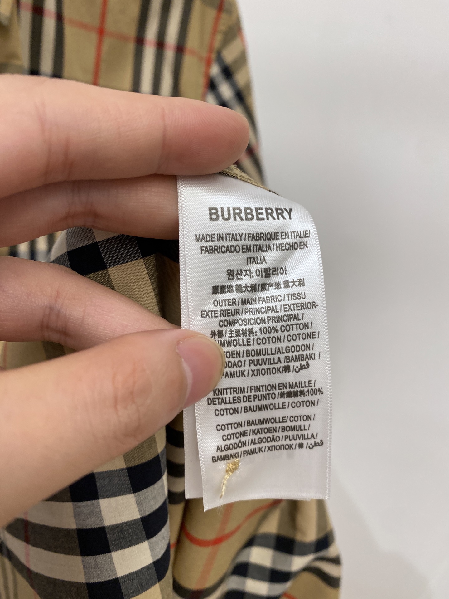 巴宝莉、2026新品短袖衬衫，时尚帅气，简约百搭款，定制原版面料，不仅挺括，保持潮流的廓形，又穿着舒适，