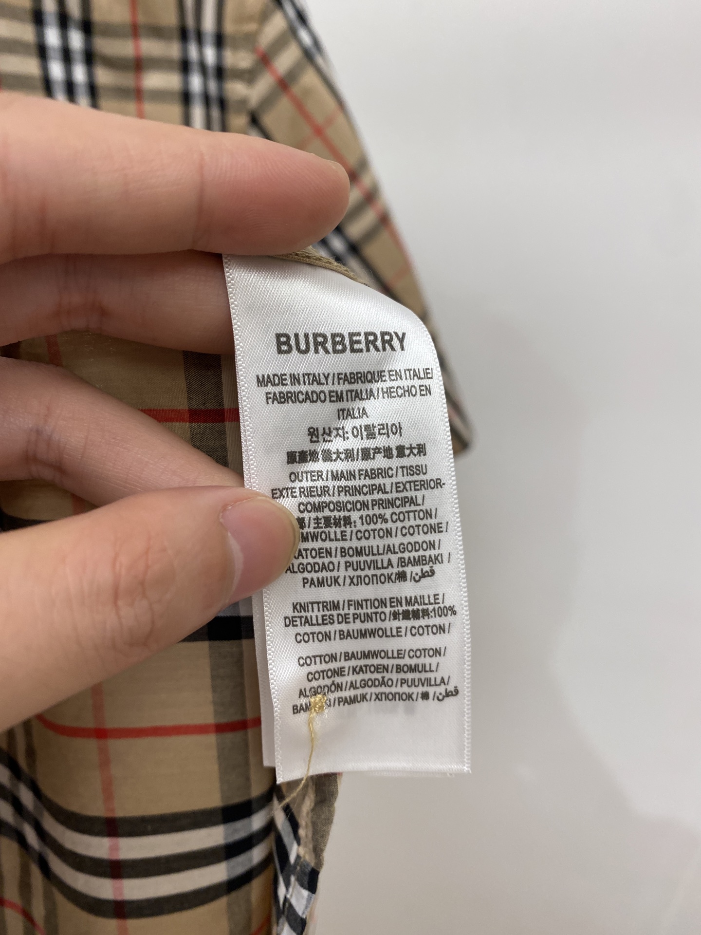 巴宝莉、2026新品短袖衬衫，时尚帅气，简约百搭款，定制原版面料，不仅挺括，保持潮流的廓形，又穿着舒适，