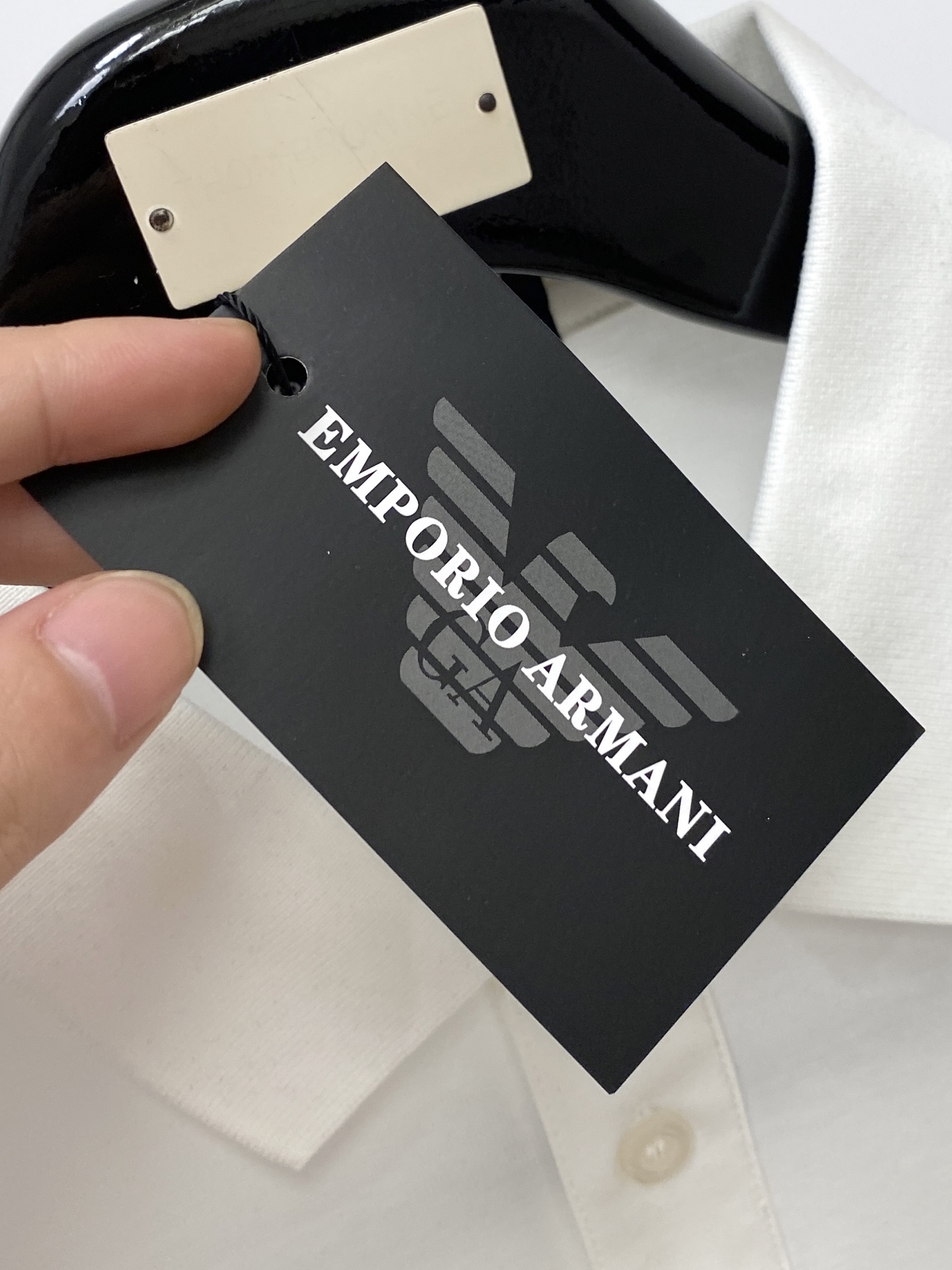 阿玛尼、2026新品短袖T恤，帅气时尚，胸前设计凹凸印胶图案logo，简约百搭款。面料棉 不仅挺括，保持