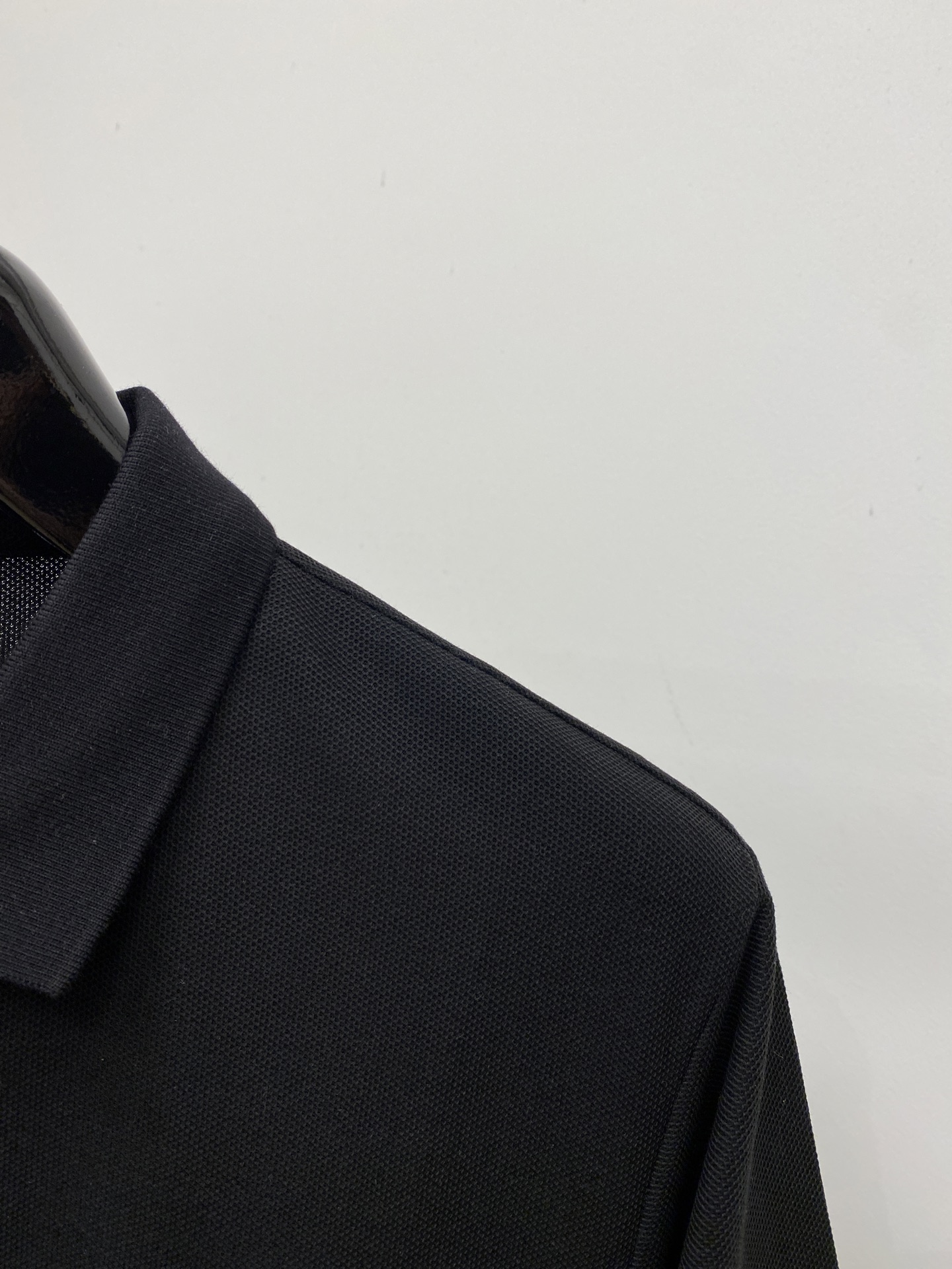 LACOSTE 时尚潮牌、2026新品短袖T恤，帅气时尚，胸前精致刺绣图案logo，简约百搭款。面料棉 