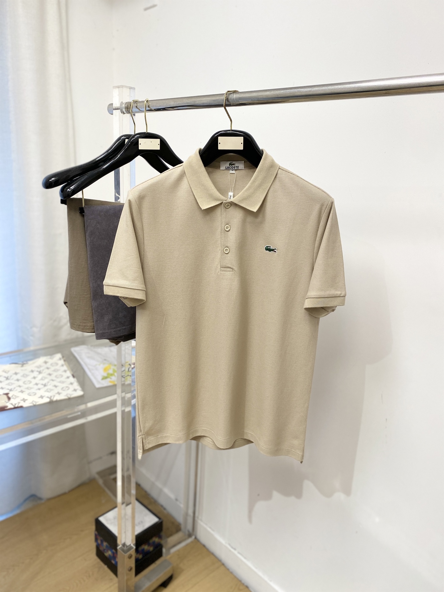 LACOSTE 时尚潮牌、2026新品短袖T恤，帅气时尚，胸前精致刺绣图案logo，简约百搭款。面料棉 