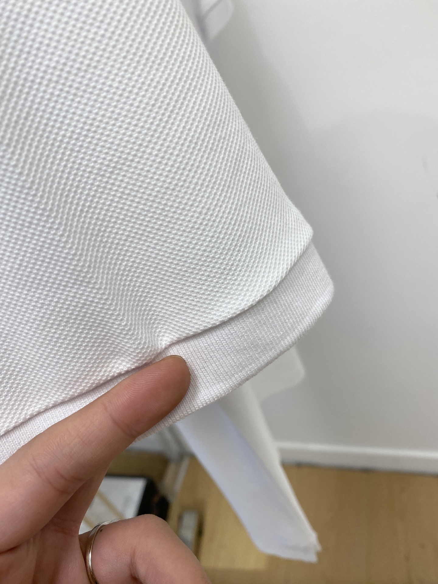 LACOSTE 时尚潮牌、2026新品短袖T恤，帅气时尚，胸前精致刺绣图案logo，简约百搭款。面料棉 
