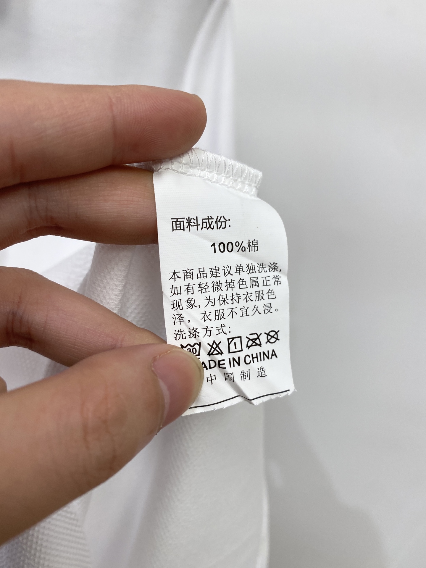 LACOSTE 时尚潮牌、2026新品短袖T恤，帅气时尚，胸前精致刺绣图案logo，简约百搭款。面料棉 