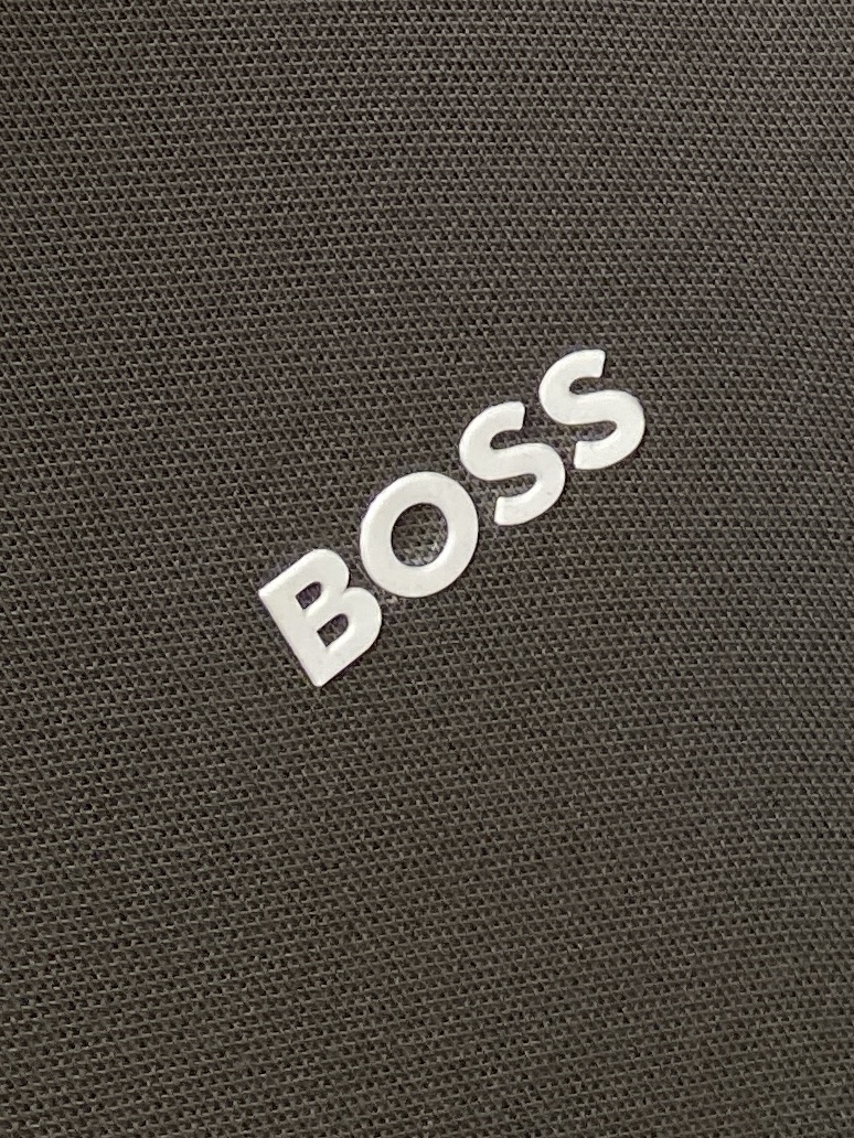 BOSS、2026新品短袖T恤，帅气时尚，胸前顶级印胶字母logo，简约百搭款。面料棉 不仅挺括，保持潮