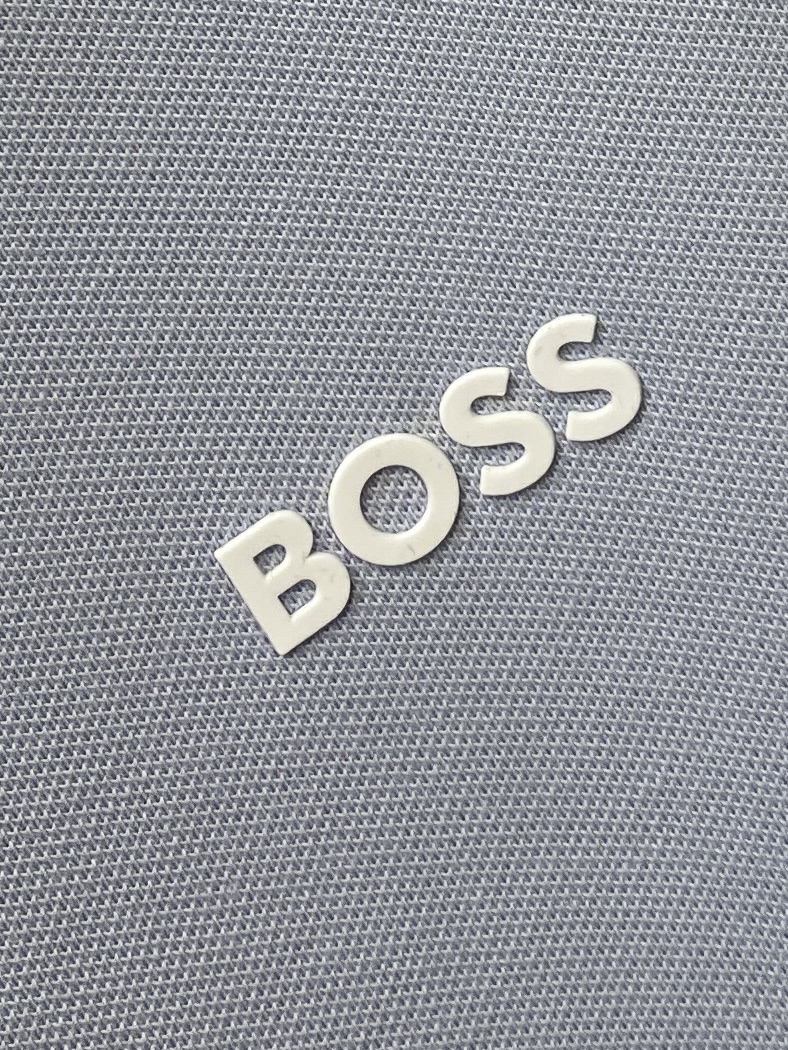 BOSS、2026新品短袖T恤，帅气时尚，胸前顶级印胶字母logo，简约百搭款。面料棉 不仅挺括，保持潮