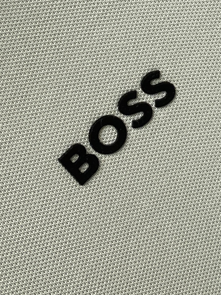 BOSS、2026新品短袖T恤，帅气时尚，胸前顶级印胶字母logo，简约百搭款。面料棉 不仅挺括，保持潮