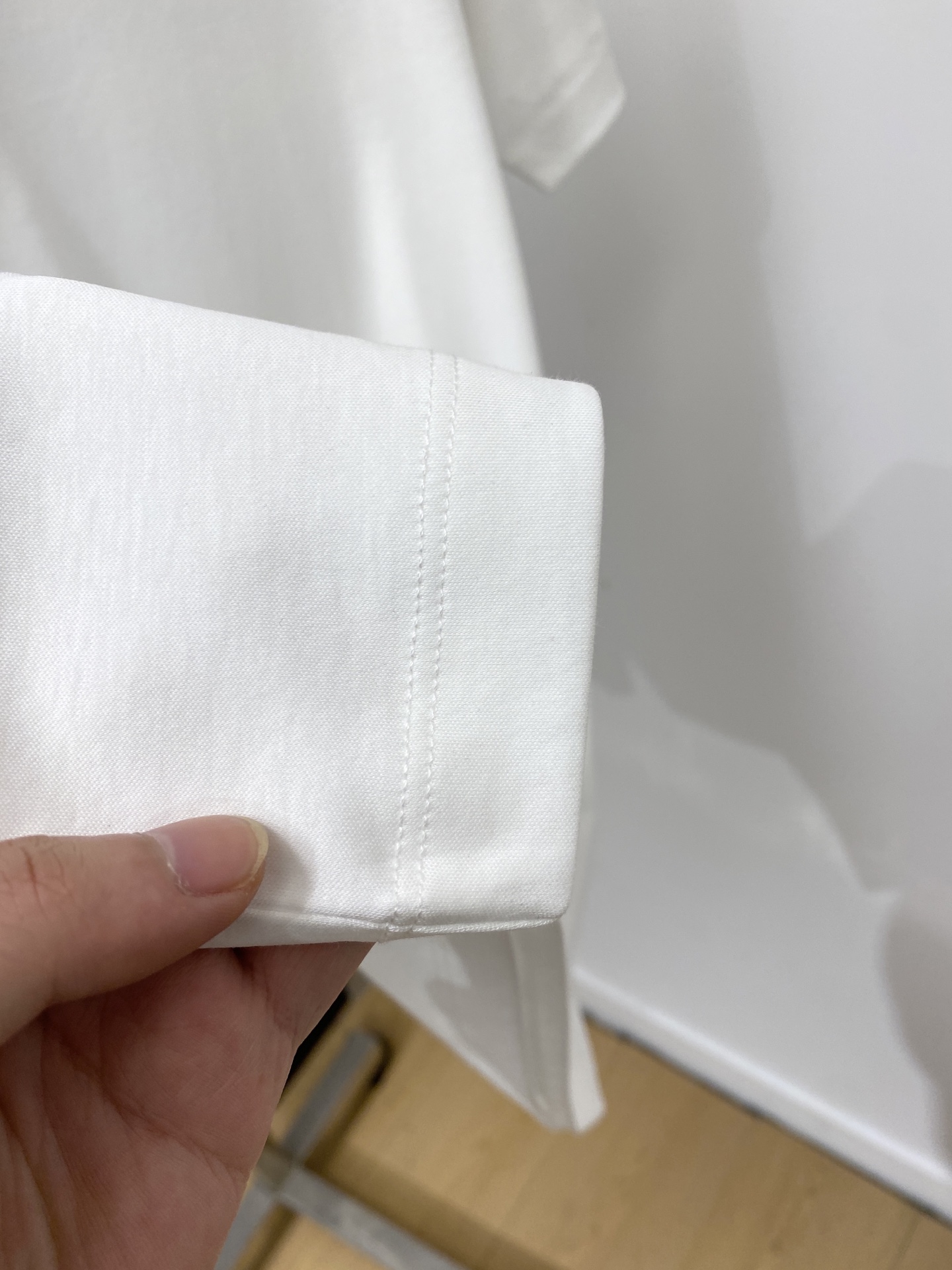 Loro Piana、2026新品短袖T恤，帅气时尚，后背精致刺绣字母logo，简约百搭款。面料棉 不仅