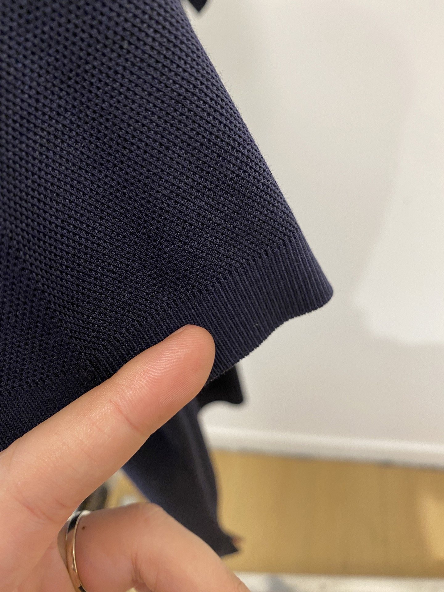 Kiton、2026新品短袖T恤，帅气时尚，胸前顶级凹凸印胶字母logo，简约百搭款。面料棉 不仅挺括，