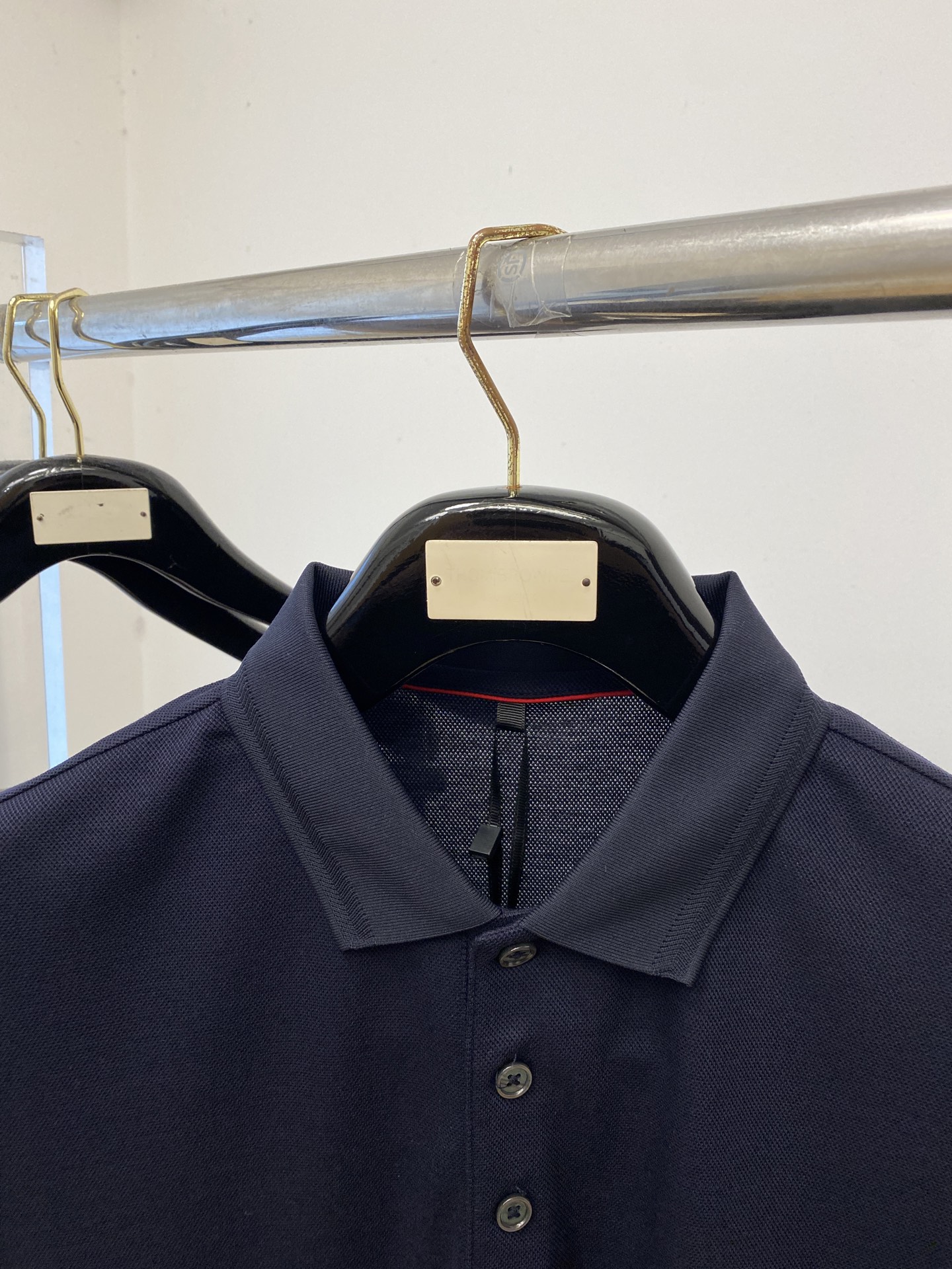 Kiton、2026新品短袖T恤，帅气时尚，胸前顶级凹凸印胶字母logo，简约百搭款。面料棉 不仅挺括，