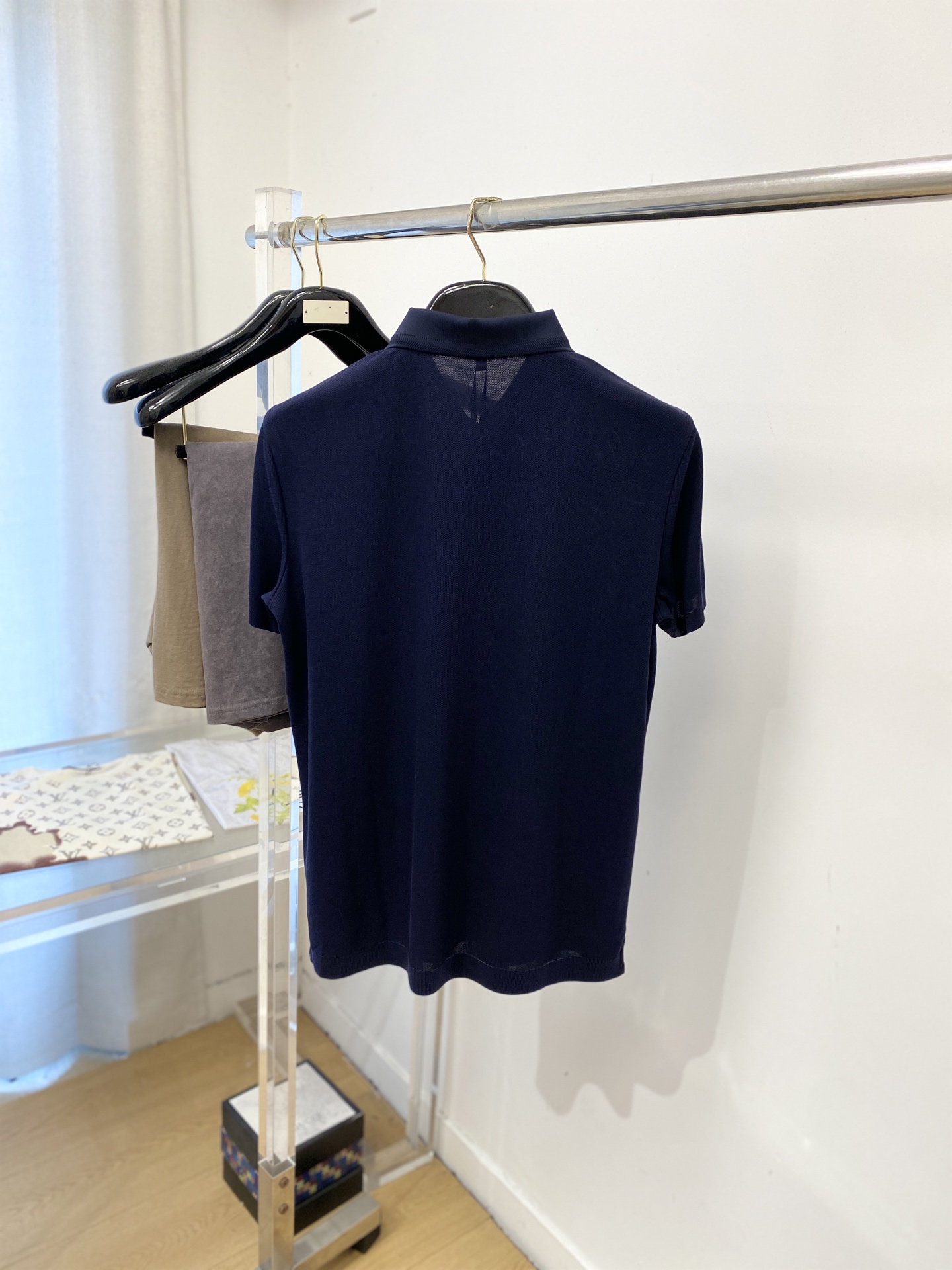 Kiton、2026新品短袖T恤，帅气时尚，胸前顶级凹凸印胶字母logo，简约百搭款。面料棉 不仅挺括，