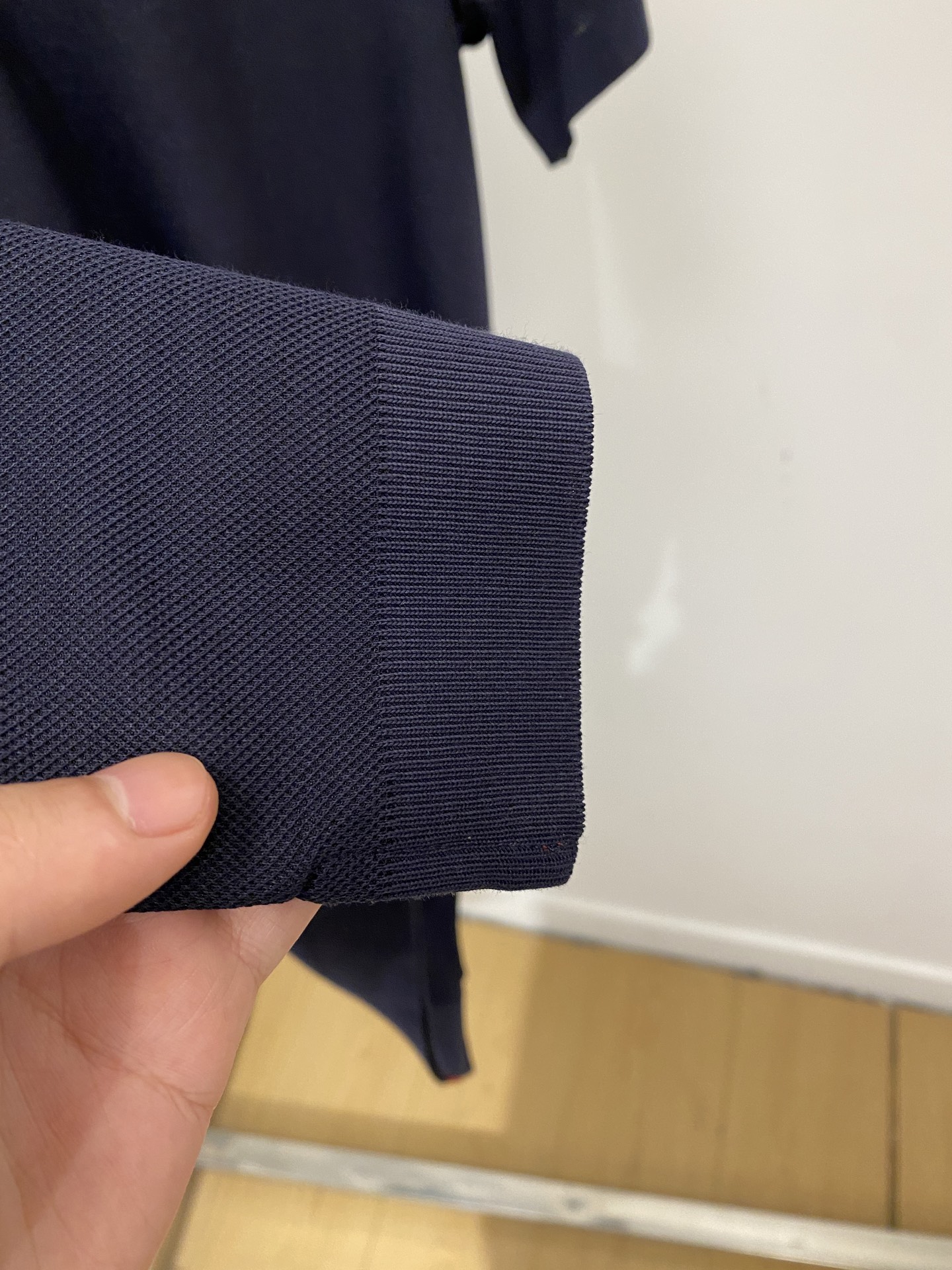 Kiton、2026新品短袖T恤，帅气时尚，胸前顶级凹凸印胶字母logo，简约百搭款。面料棉 不仅挺括，