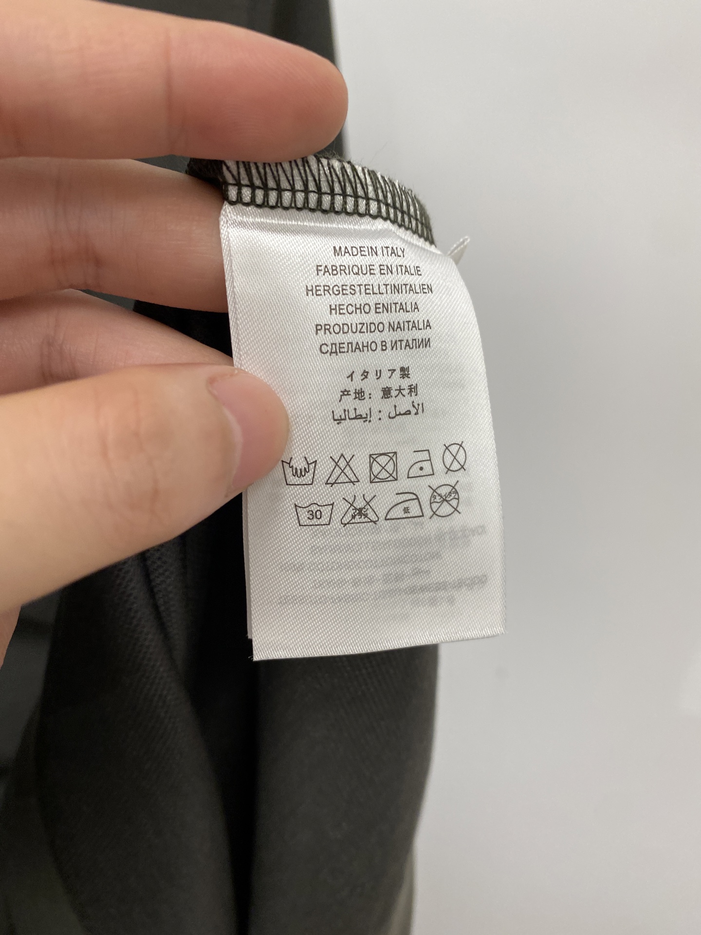 Kiton、2026新品短袖T恤，帅气时尚，胸前顶级凹凸印胶字母logo，简约百搭款。面料棉 不仅挺括，