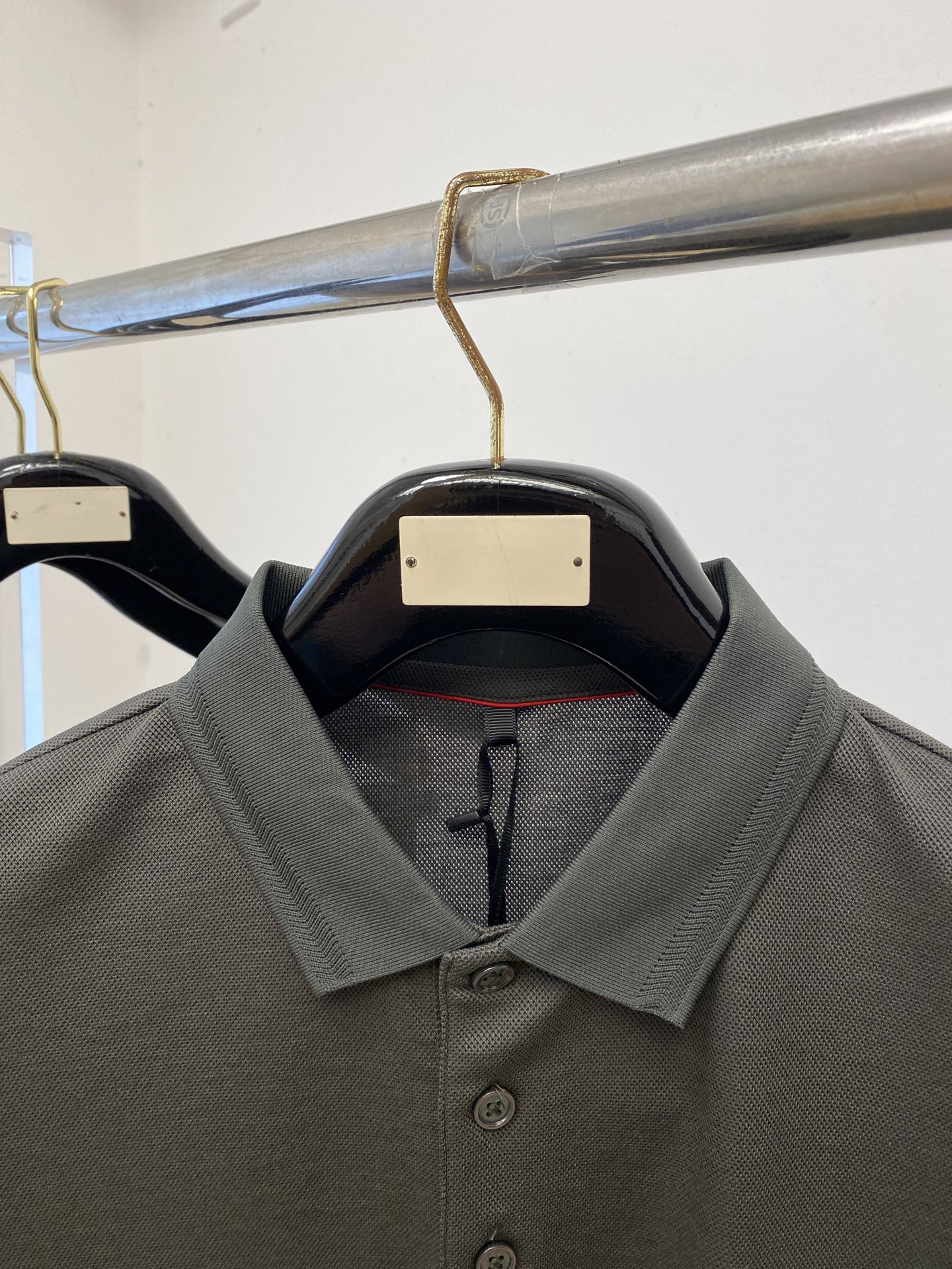 Kiton、2026新品短袖T恤，帅气时尚，胸前顶级凹凸印胶字母logo，简约百搭款。面料棉 不仅挺括，