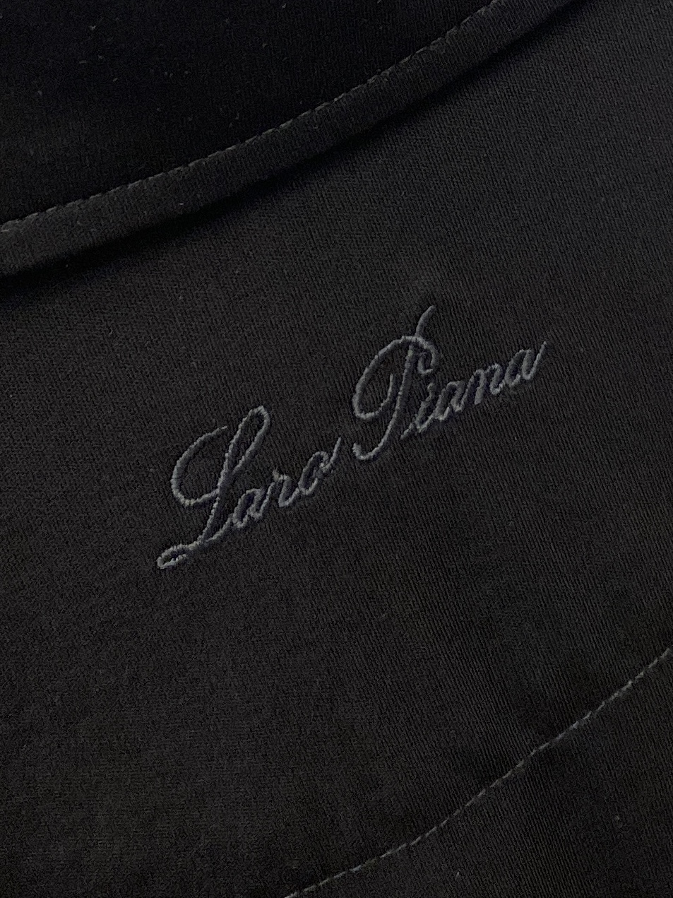 Loro Piana、2026新品短袖T恤，帅气时尚，胸前精致刺绣字母logo，简约百搭款。面料棉 不仅