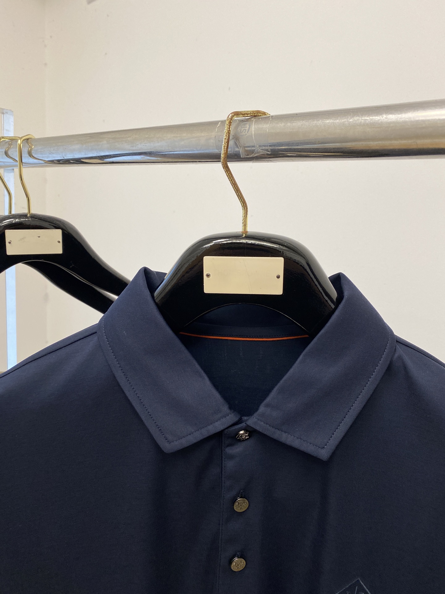 Loro Piana、2026新品短袖T恤，帅气时尚，胸前精致刺绣字母logo，简约百搭款。面料棉 不仅