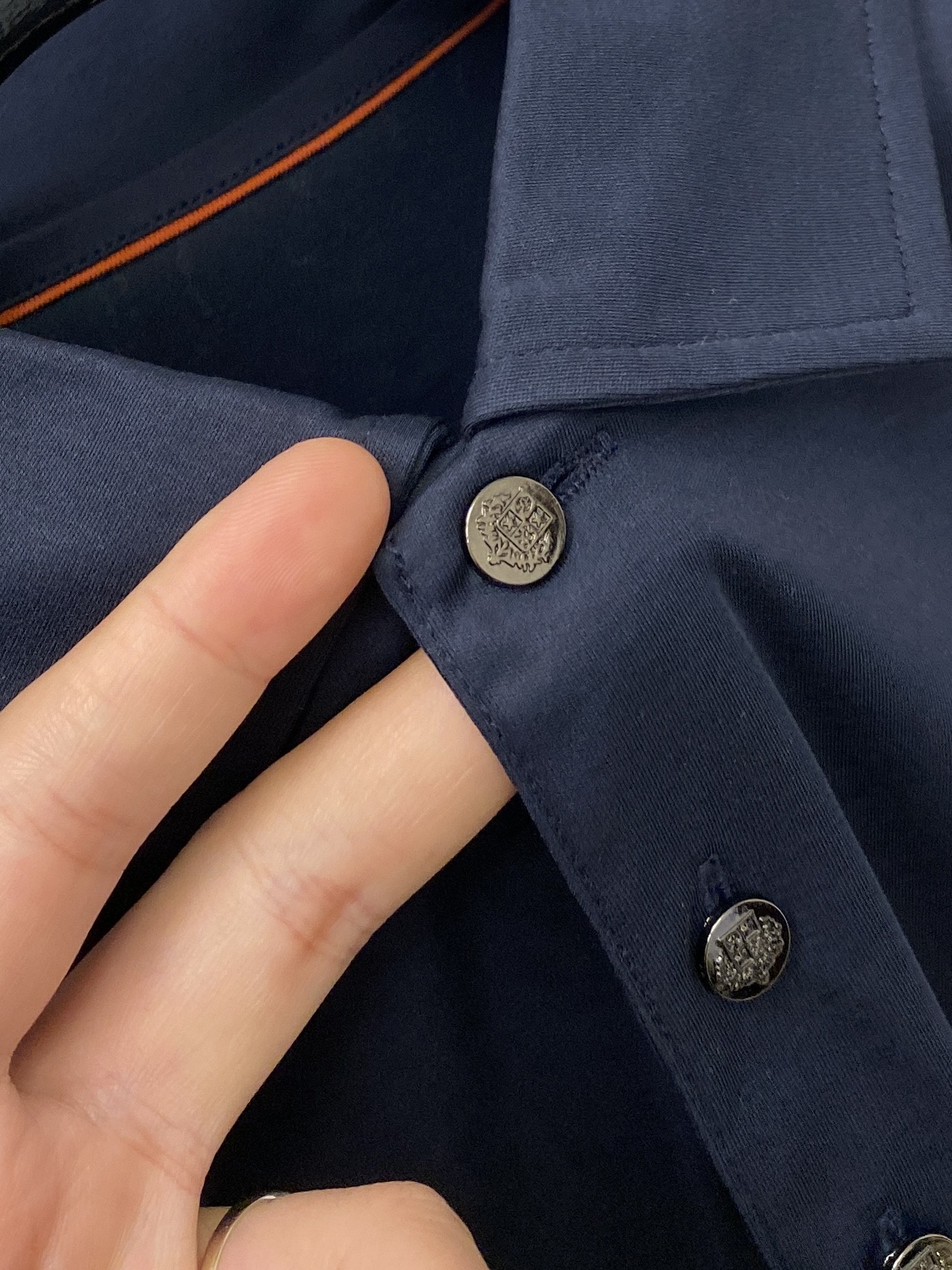 Loro Piana、2026新品短袖T恤，帅气时尚，胸前精致刺绣字母logo，简约百搭款。面料棉 不仅