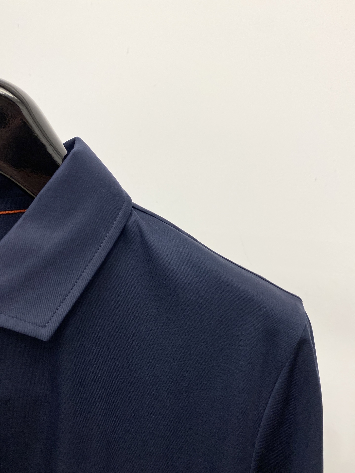 Loro Piana、2026新品短袖T恤，帅气时尚，胸前精致刺绣字母logo，简约百搭款。面料棉 不仅