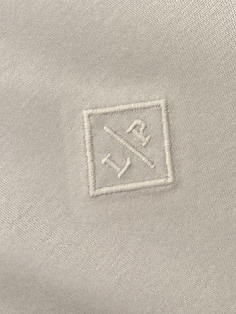Loro Piana、2026新品短袖T恤，帅气时尚，胸前精致刺绣字母logo，简约百搭款。面料棉 不仅