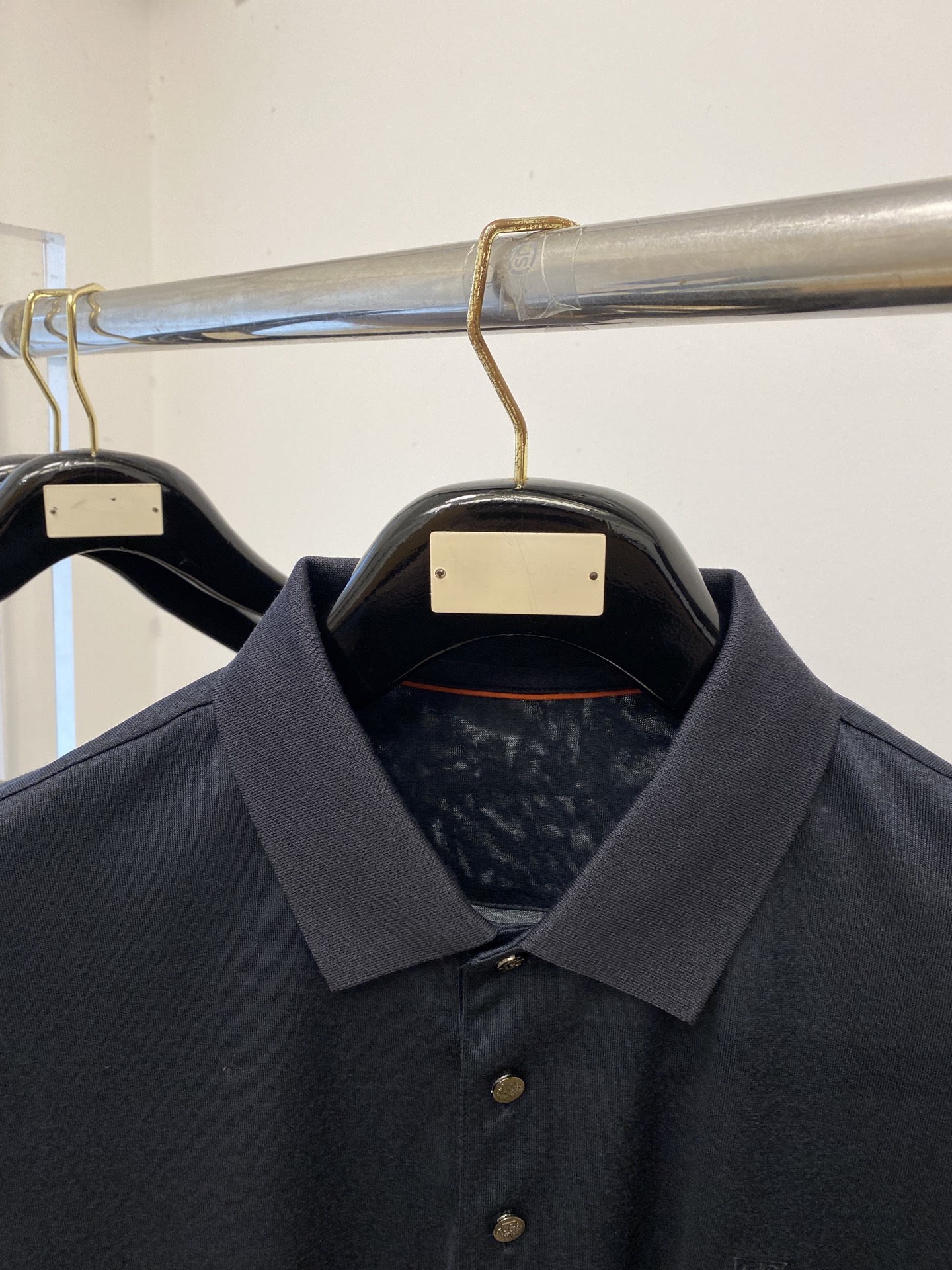 Loro Piana、2026新品短袖T恤，帅气时尚，胸前精致刺绣图案字母logo，简约百搭款。面料棉 