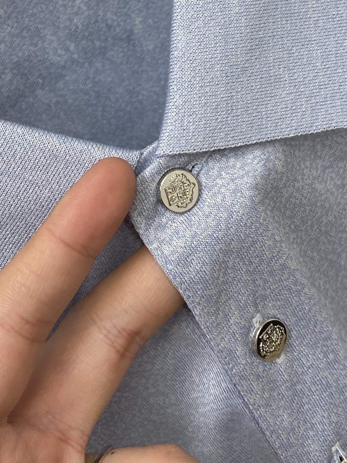 Loro Piana、2026新品短袖T恤，帅气时尚，胸前精致刺绣图案字母logo，简约百搭款。面料棉 