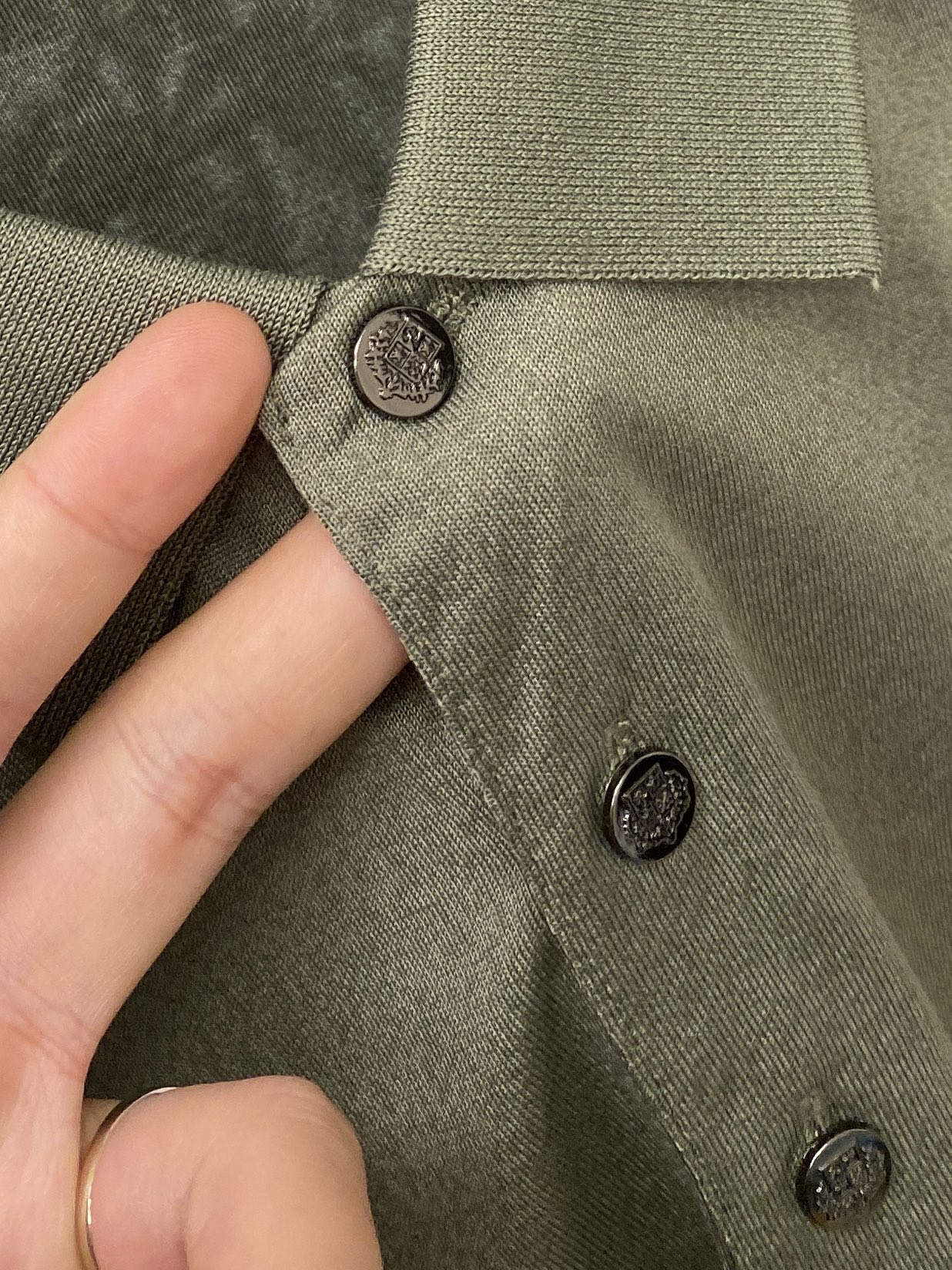 Loro Piana、2026新品短袖T恤，帅气时尚，胸前精致刺绣图案字母logo，简约百搭款。面料棉 