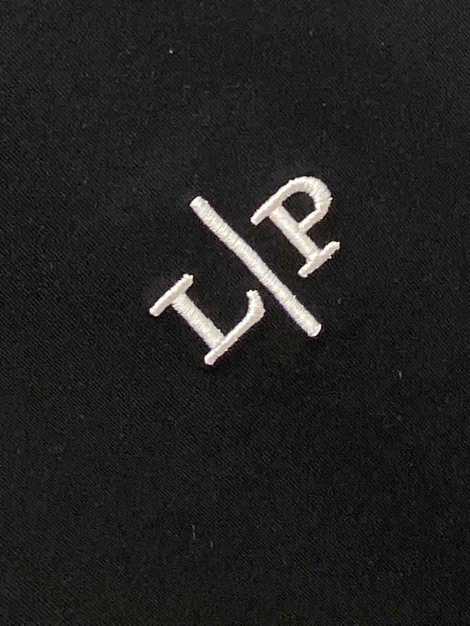 Loro Piana、2026新品短袖T恤，帅气时尚，胸前精致刺绣字母logo，简约百搭款。面料棉 不仅