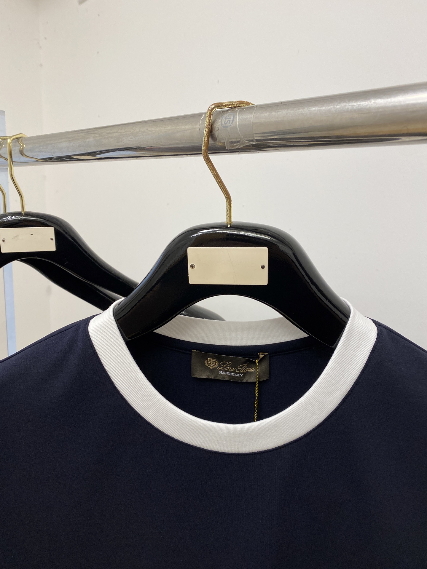 Loro Piana、2026新品短袖T恤，帅气时尚，胸前精致刺绣字母logo，简约百搭款。面料棉 不仅