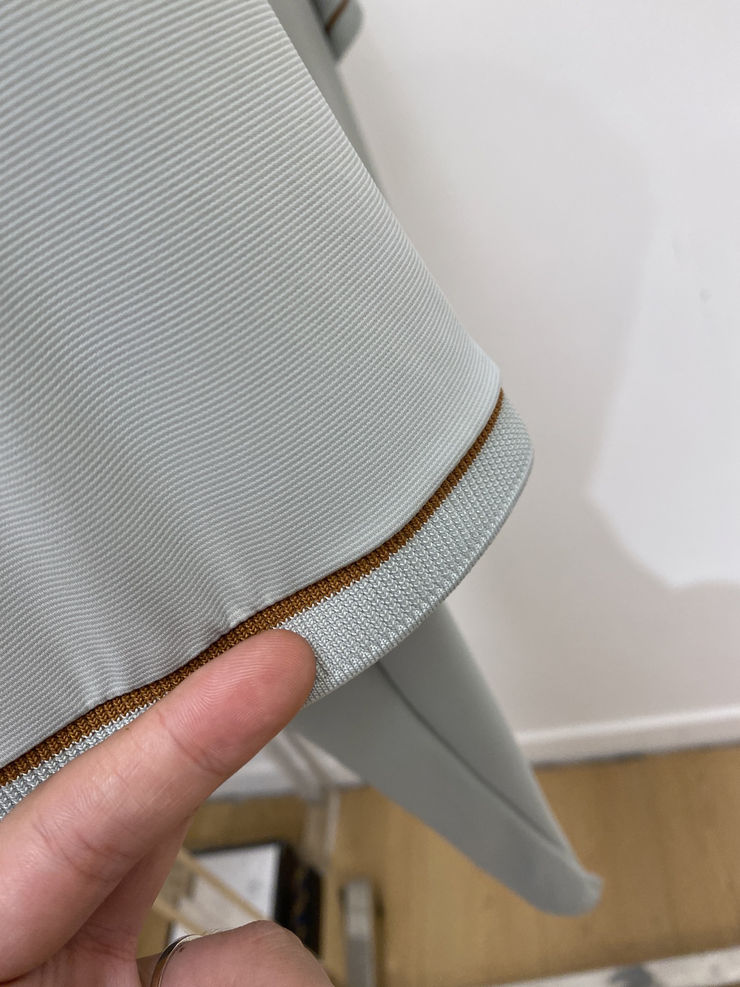 Loro Piana、2026新品短袖T恤，帅气时尚，胸前精致刺绣图案字母logo，简约百搭款。面料棉 