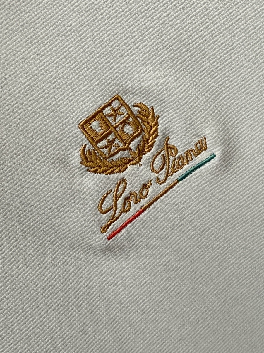 Loro Piana、2026新品短袖T恤，帅气时尚，胸前精致刺绣图案字母logo，简约百搭款。面料棉 