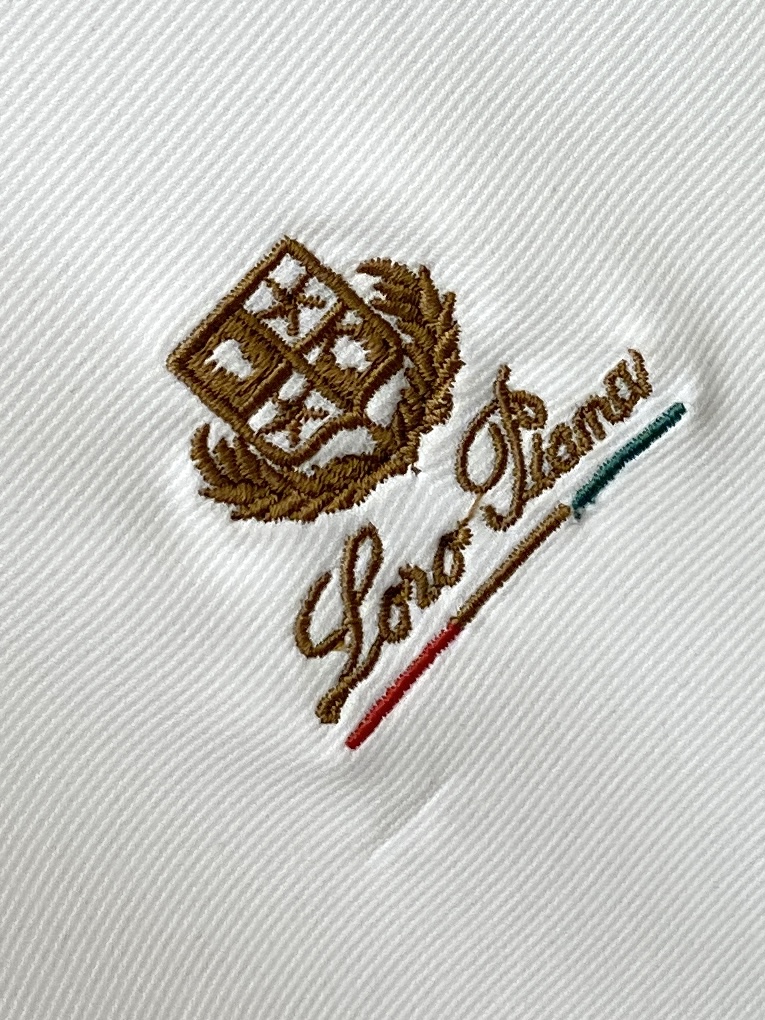 Loro Piana、2026新品短袖T恤，帅气时尚，胸前精致刺绣图案字母logo，简约百搭款。面料棉 