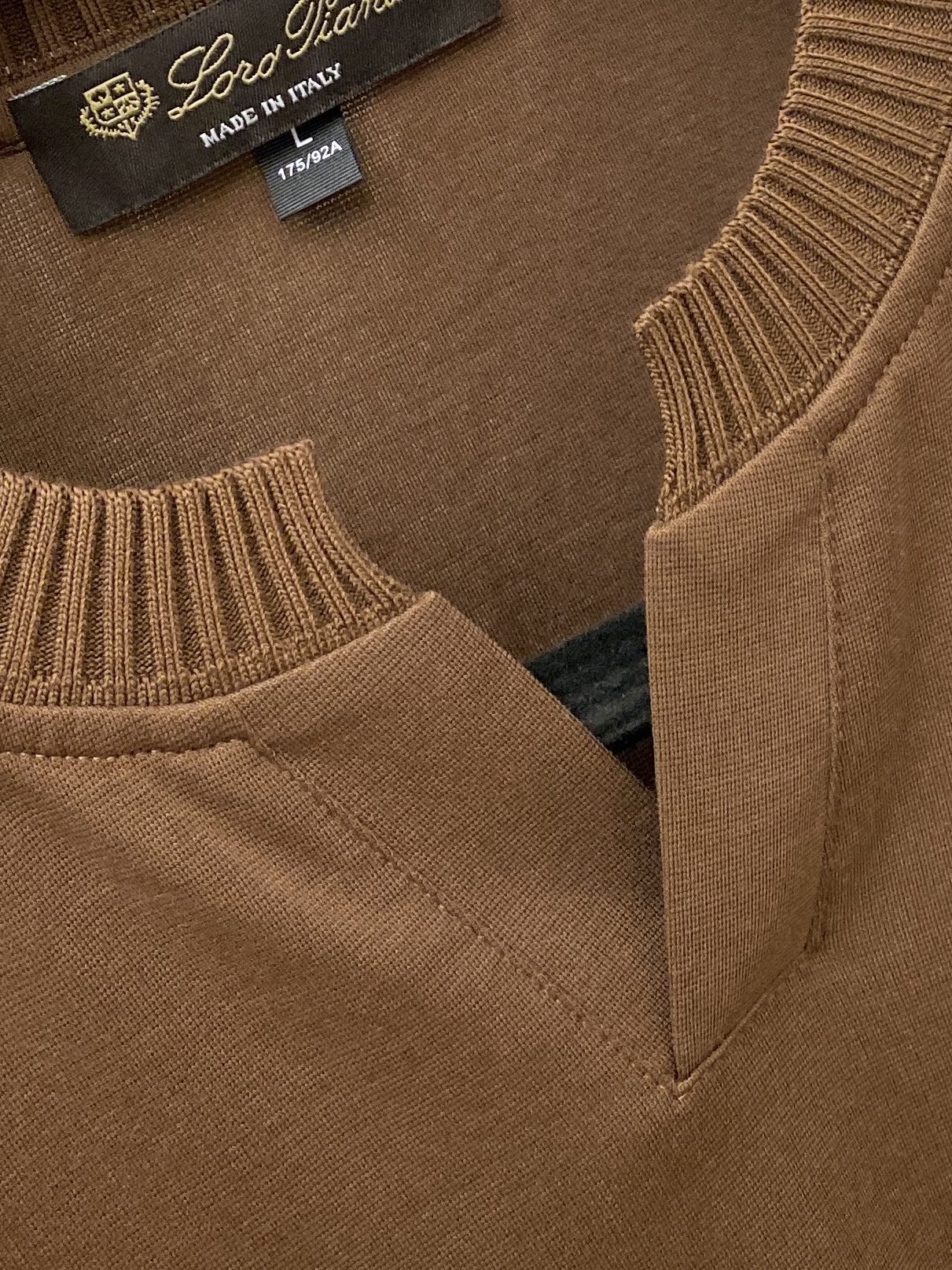 Loro Piana、2026新品短袖T恤，帅气时尚，胸前精致刺绣字母logo，简约百搭款。面料棉 不仅