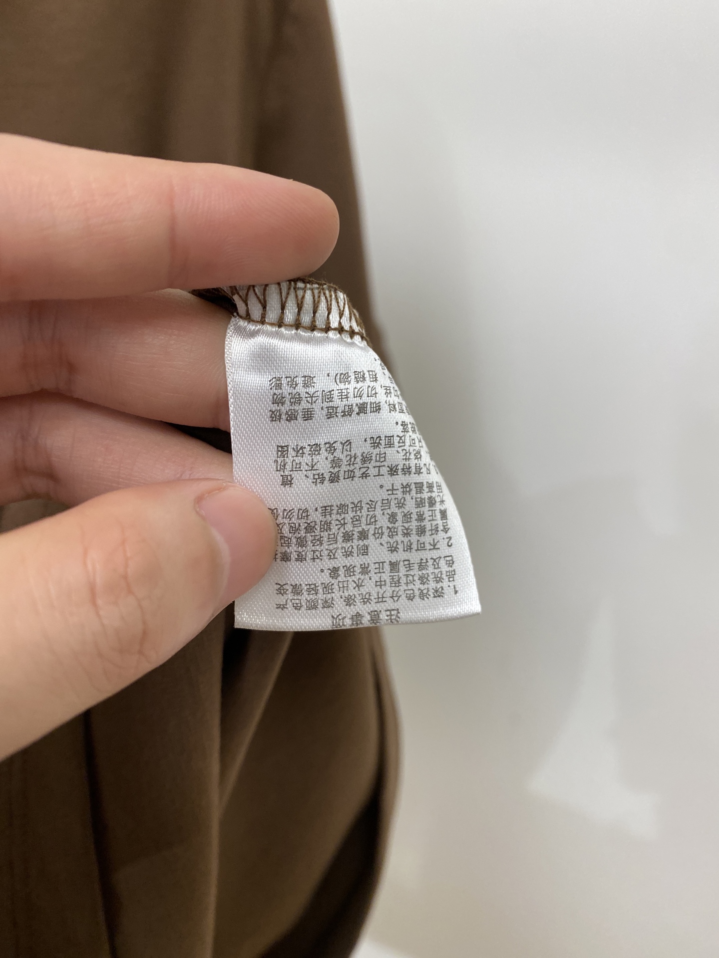 杰尼亚、2026新品短袖T恤，帅气时尚，胸前精致刺绣图案字母logo，简约百搭款。面料棉 不仅挺括，保持
