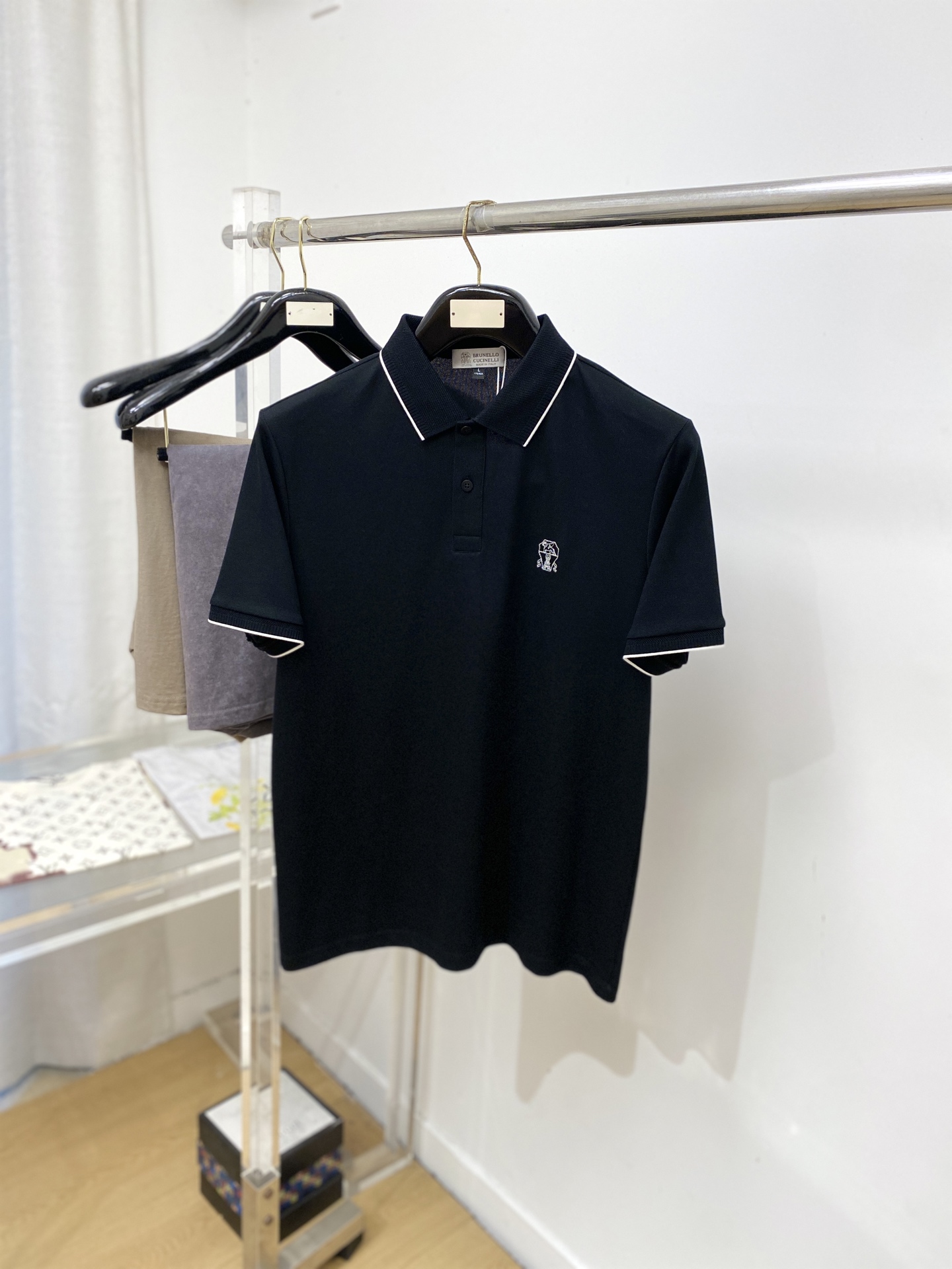 ￼ Brunello Cucinelli、2026新品短袖T恤，帅气时尚，胸前精致刺绣图案logo，简约